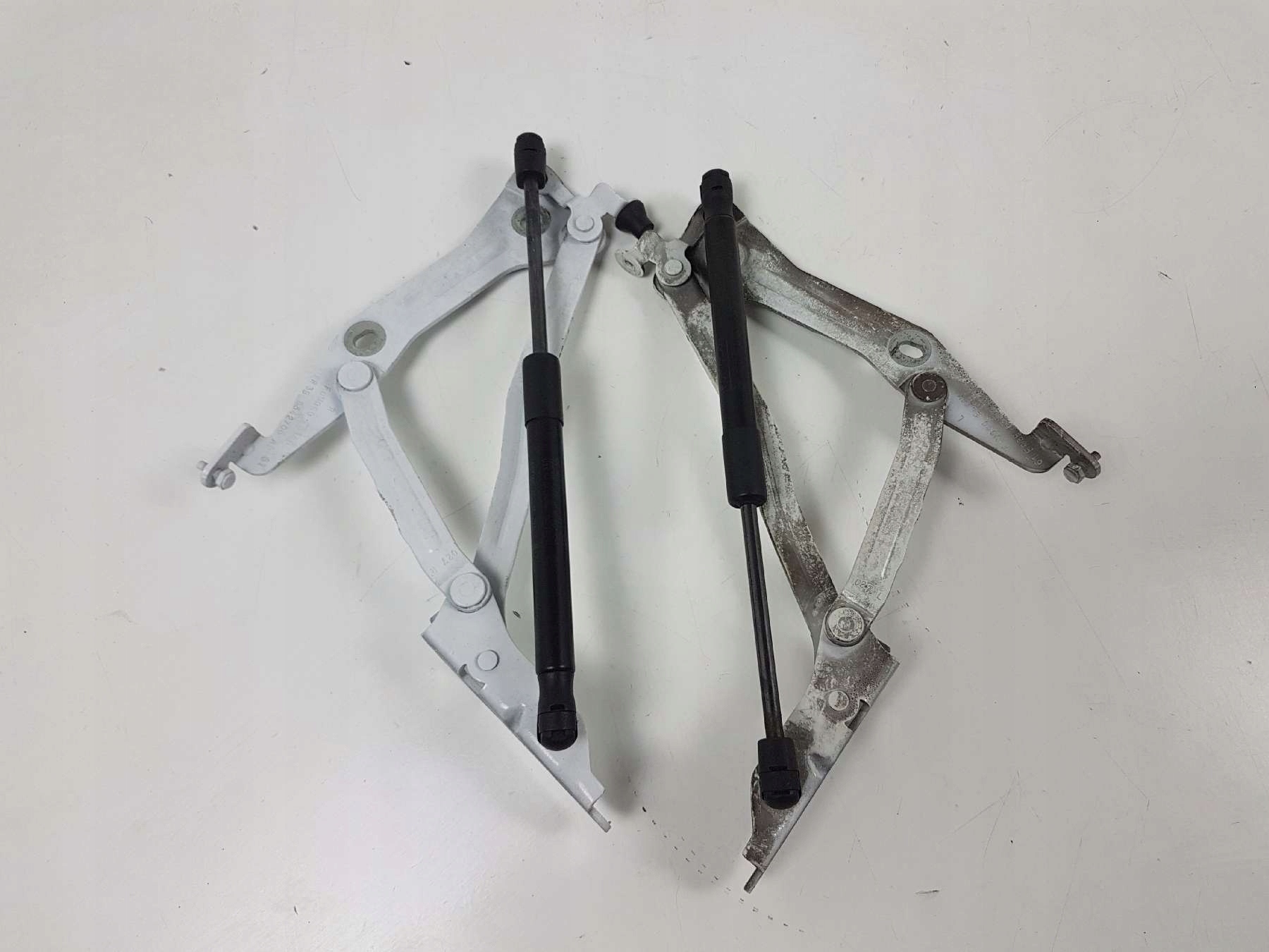 FORD MUSTANG VI 15-КАБРІОЛЕТ ПЕТЛІ КРИШКИ БАГАЖНИКА