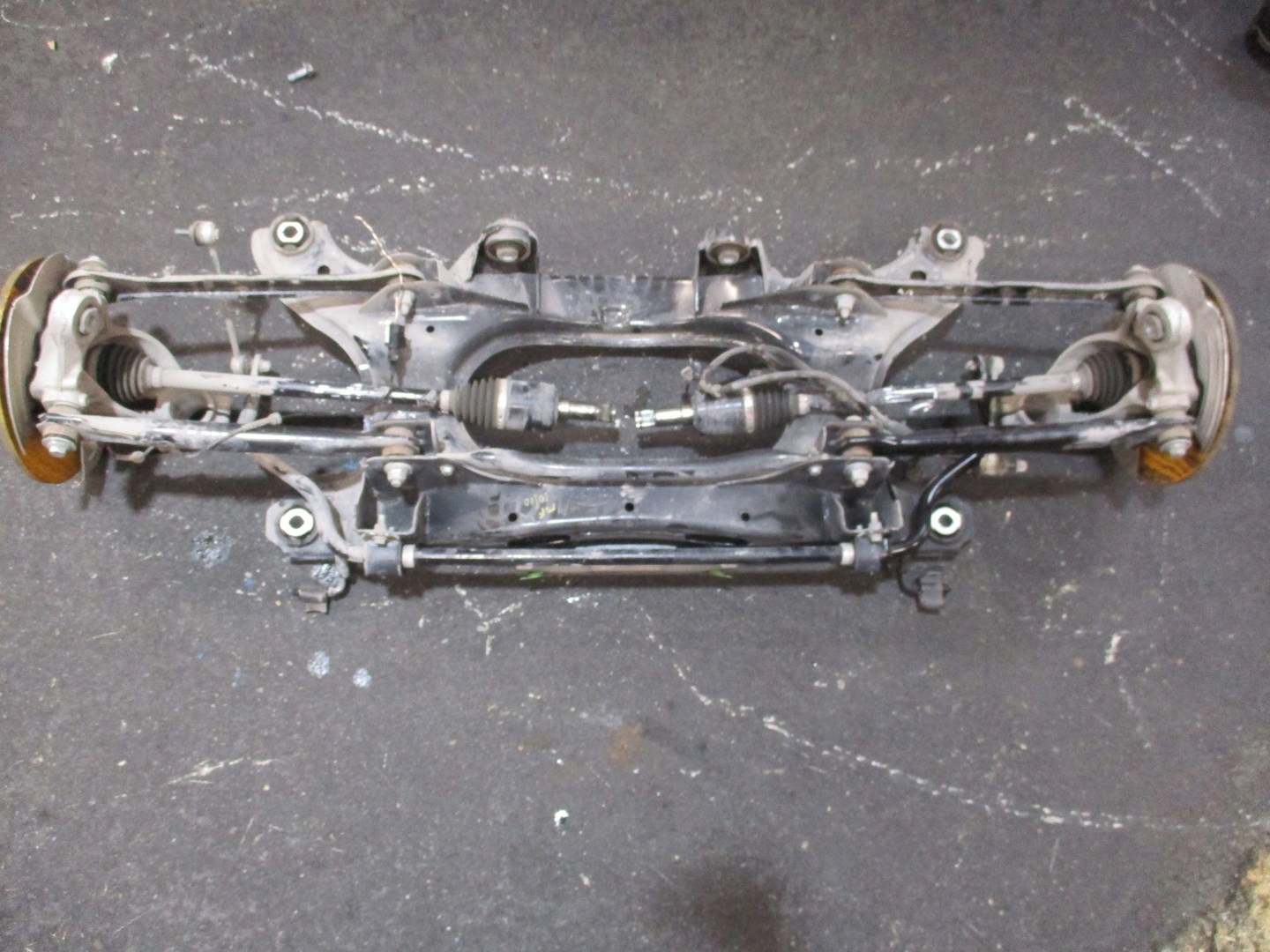 Zawieszenie RANGE ROVER EVOQUE 2,0D 16R TYLNE