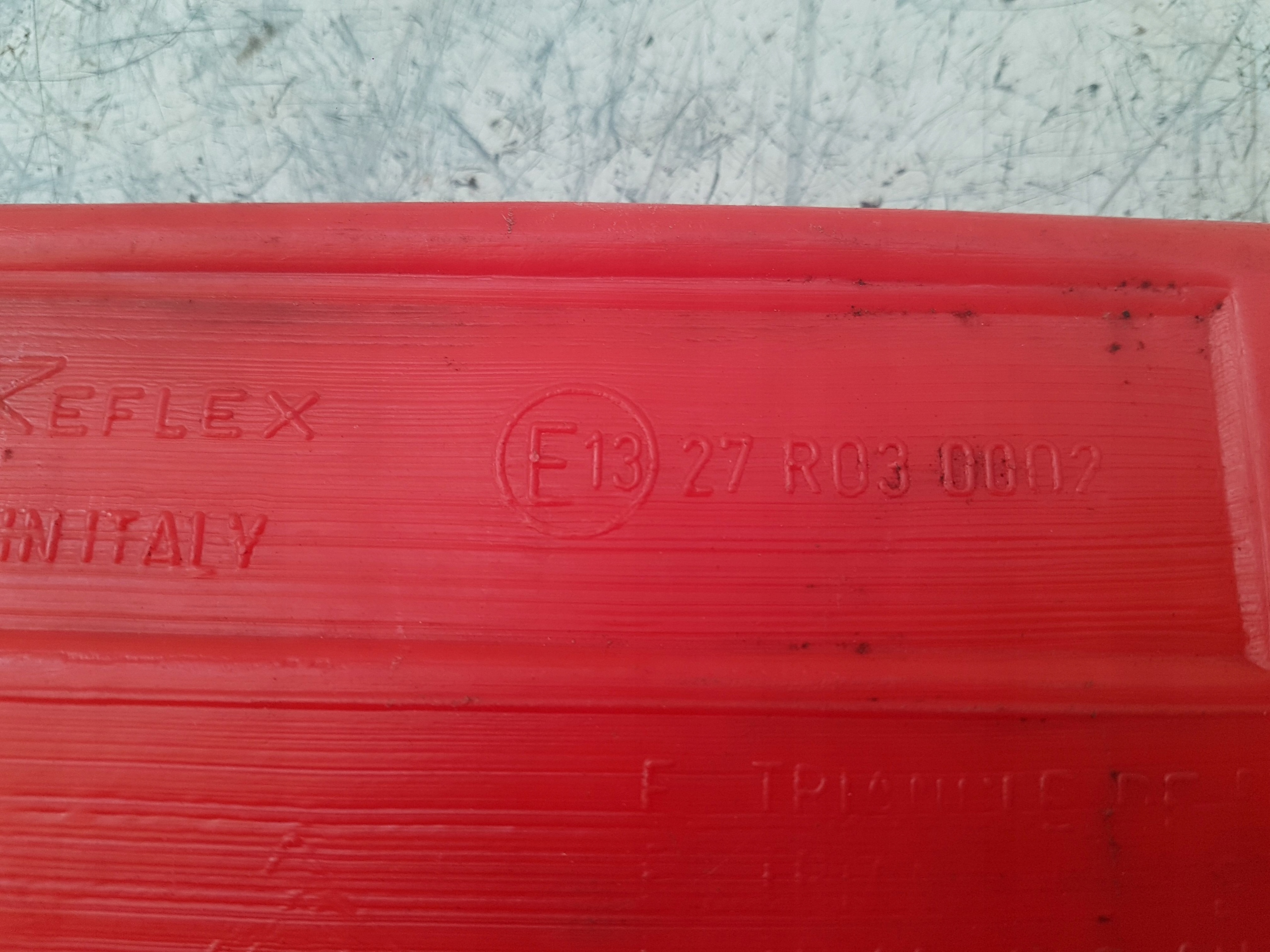 TRÓJKĄT OSTRZEGAWCZY RENAULT LAGUNA I 97R EU Producent Renault