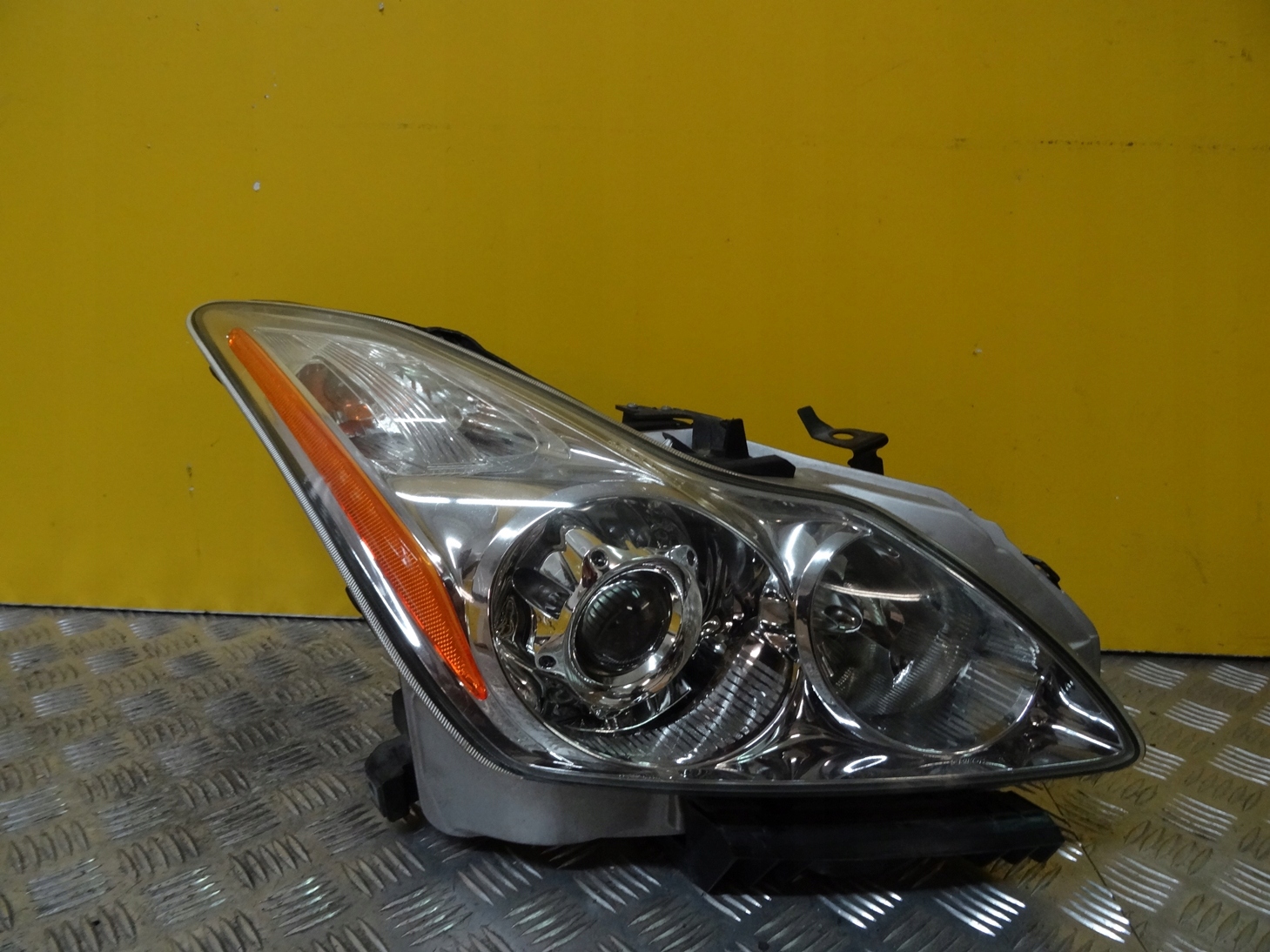 ІНФІНІТІ G G37 V37 КУПЕ ФАРИ ФАРА КСЕНОН R