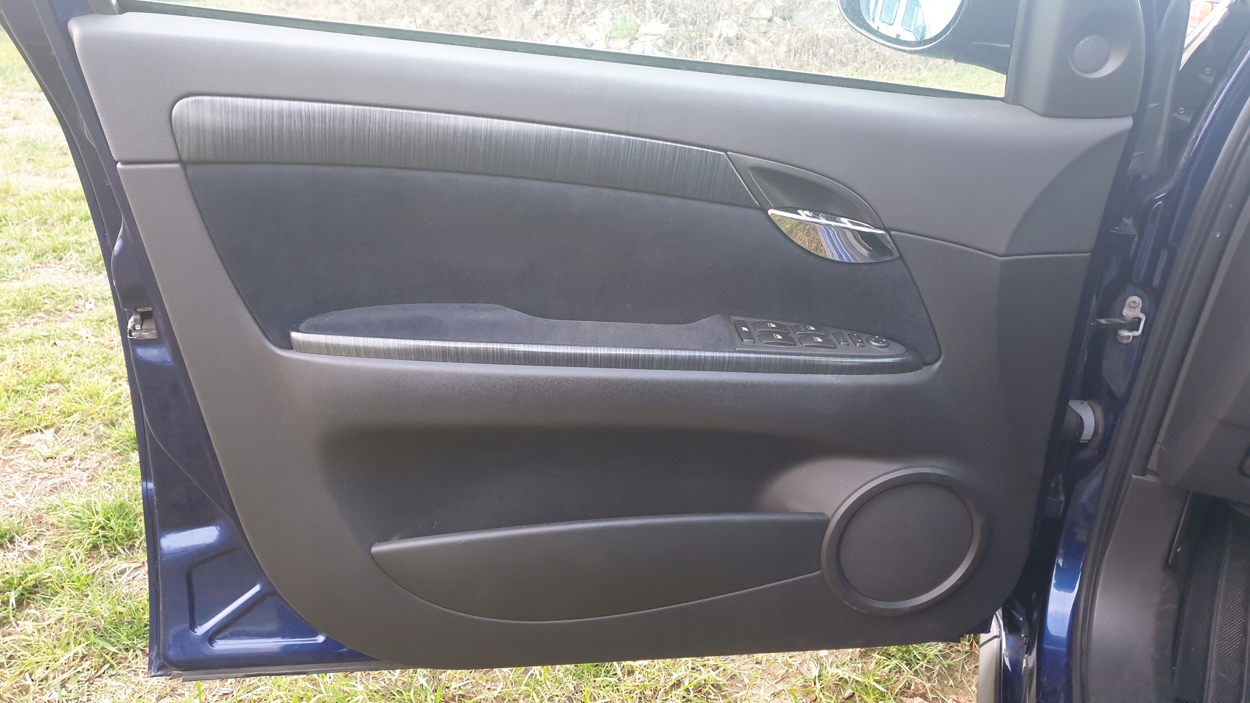 Обшивка бекон двері правий лівий передній Croma LIFT