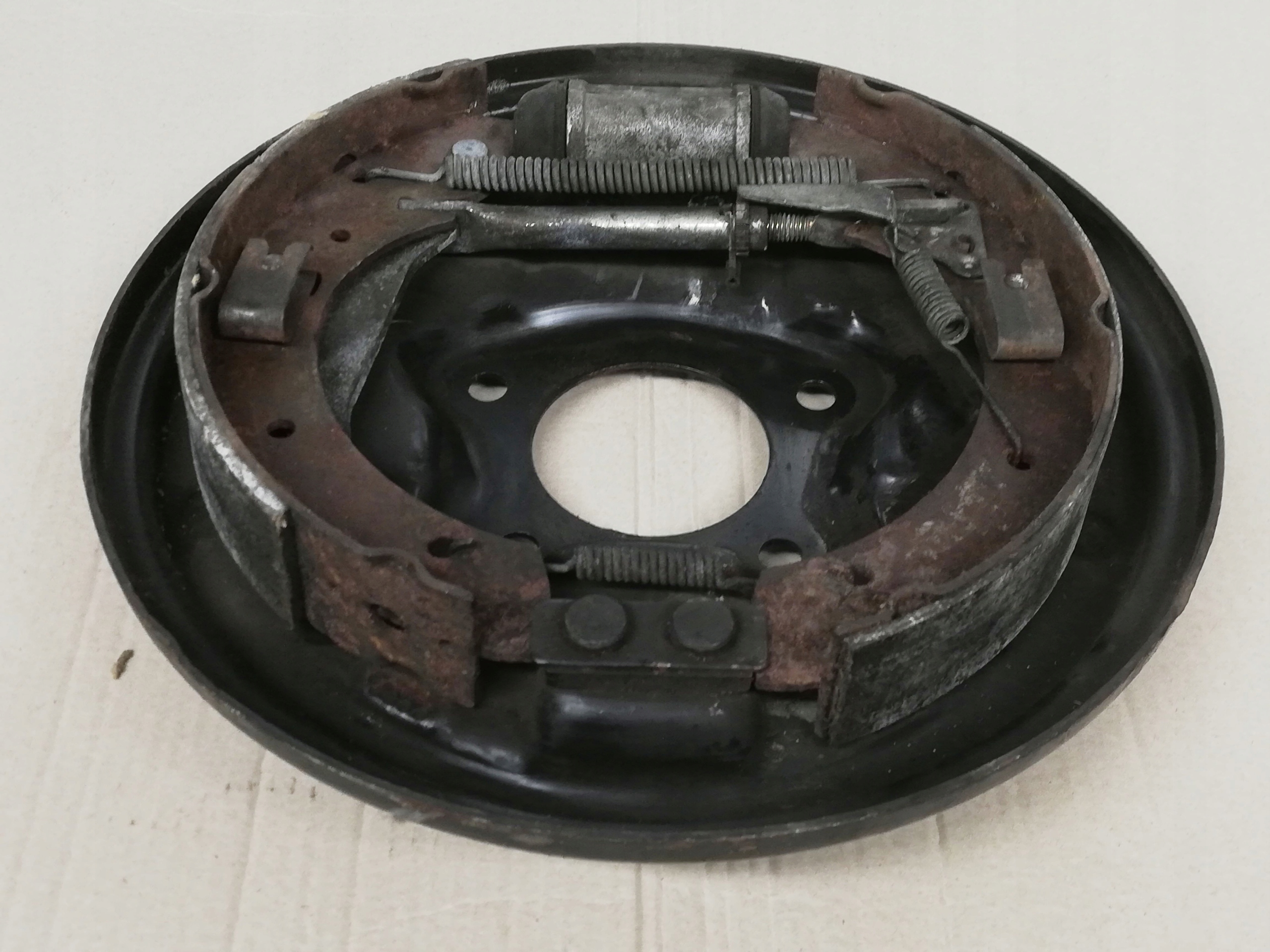 AVENSIS T22 97 03 OSLONA TARCZA SZCZEKI BEBEN TYL