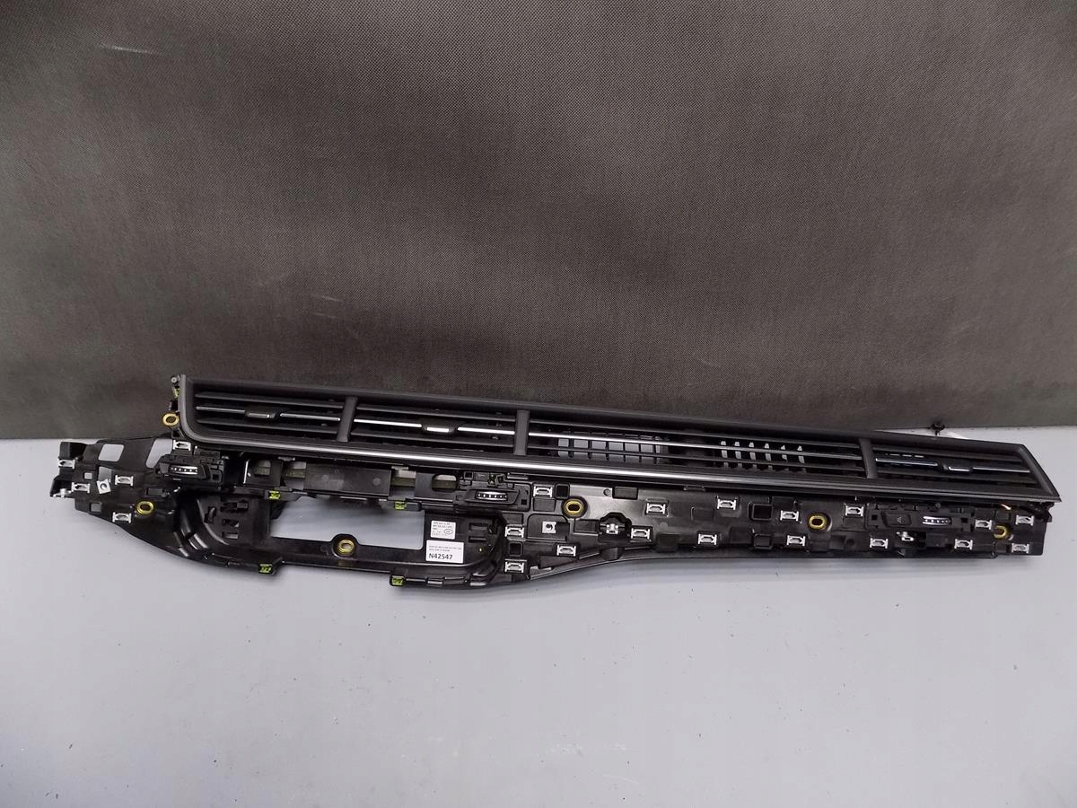 AUDI Q7 4M вентиляционная решетка светодиодные панели 4M1820902L