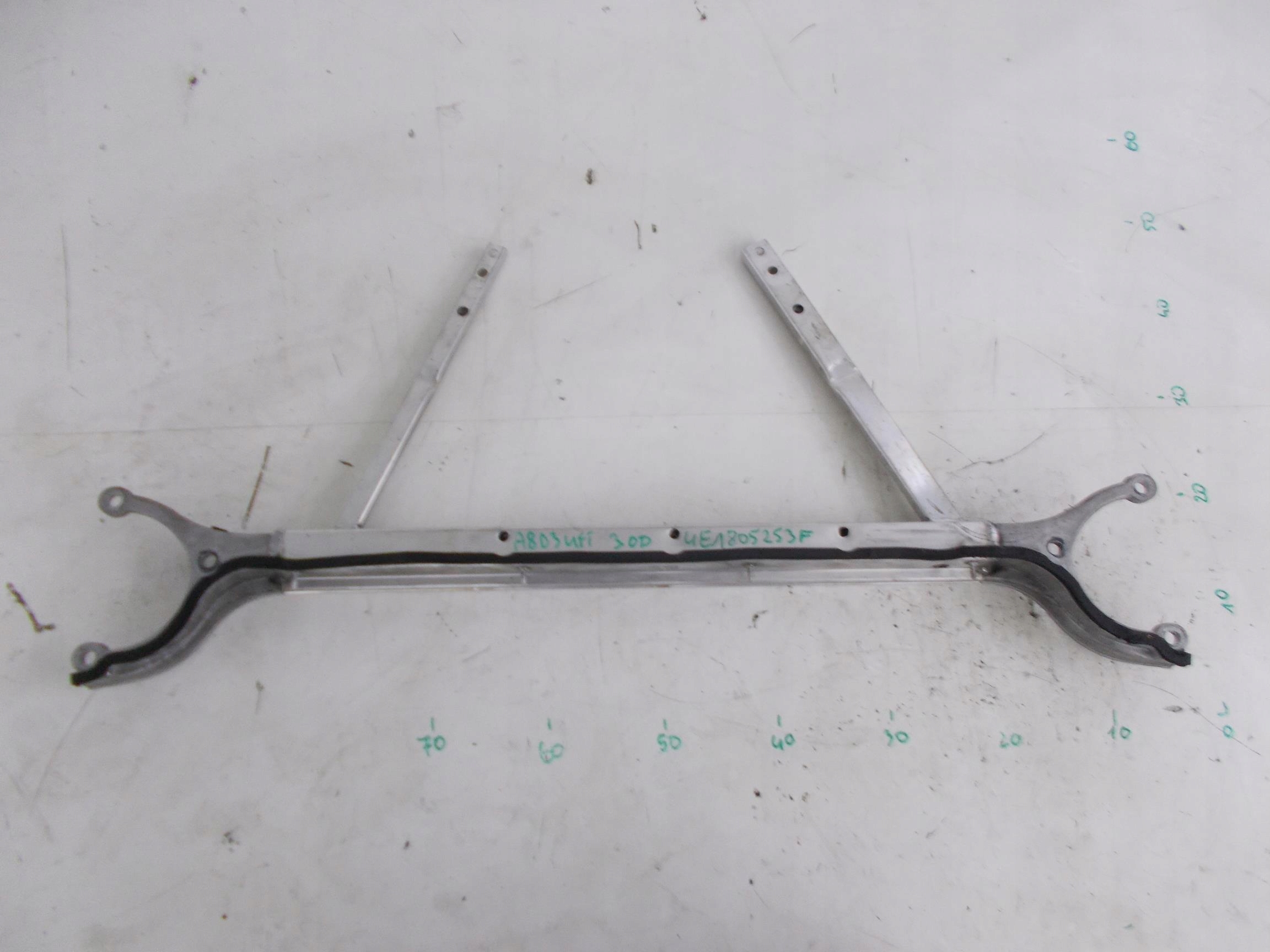brace console KIELICHOW 4E1805253F AUDI A8 D3