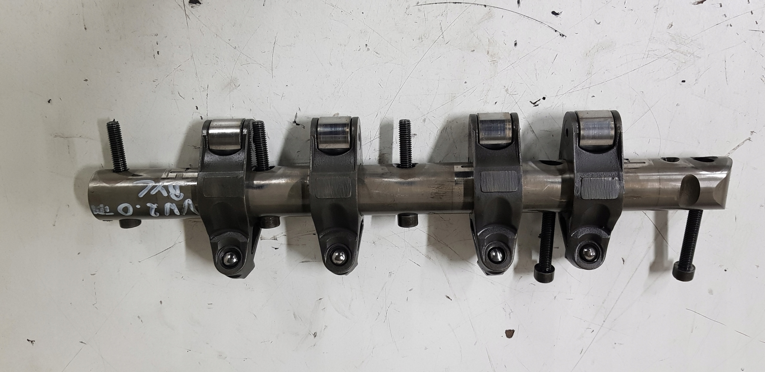 DODGE CALIBER ВАЛ ТОЛКАТЕЛЕЙ ВПРЫСК 2.0 CRD БЫЛ