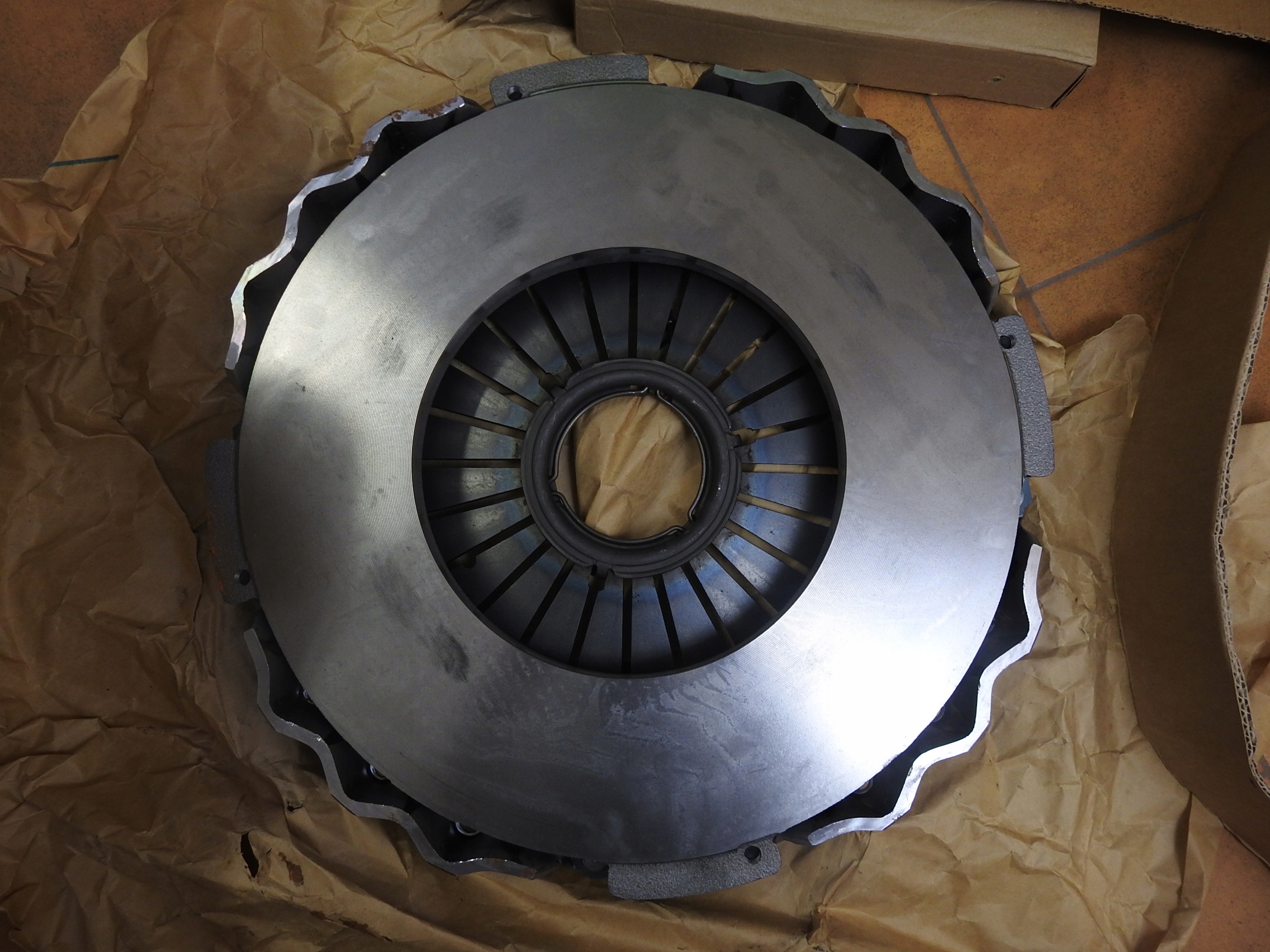 docisk sprzęgła Mercedes SK MK NG CITARO SETRA 430 Waga produktu 37.44 kg