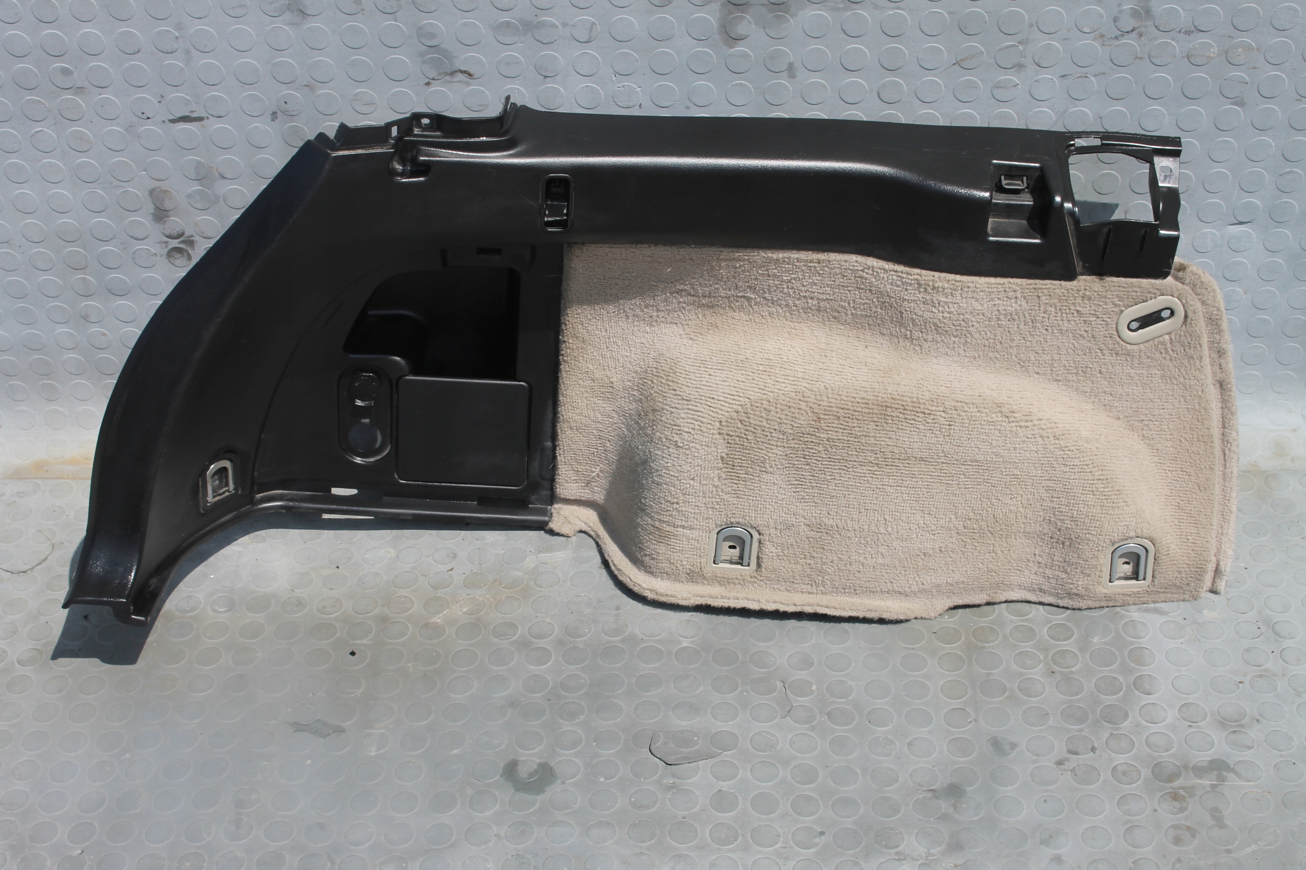 BOCZEK BAGAZNIKA LEWY SUBARU LEGACY OUTBACK 03 09