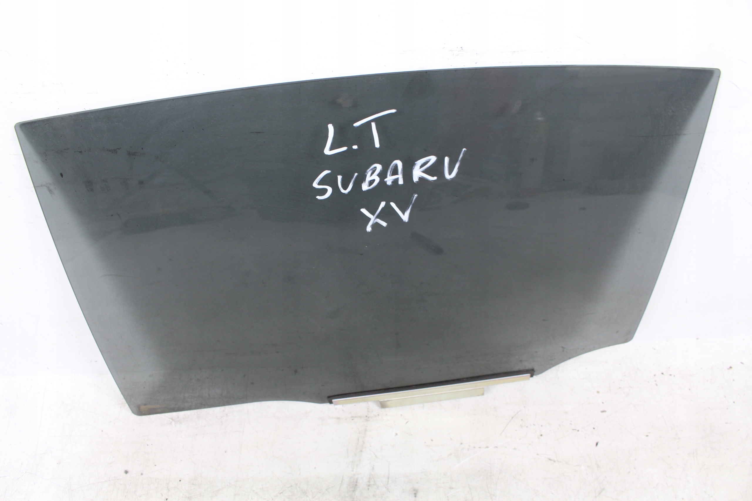 СКЛО ДВЕРІ ЛІВИЙ ЗАДНІЙ SUBARU XV 2016-