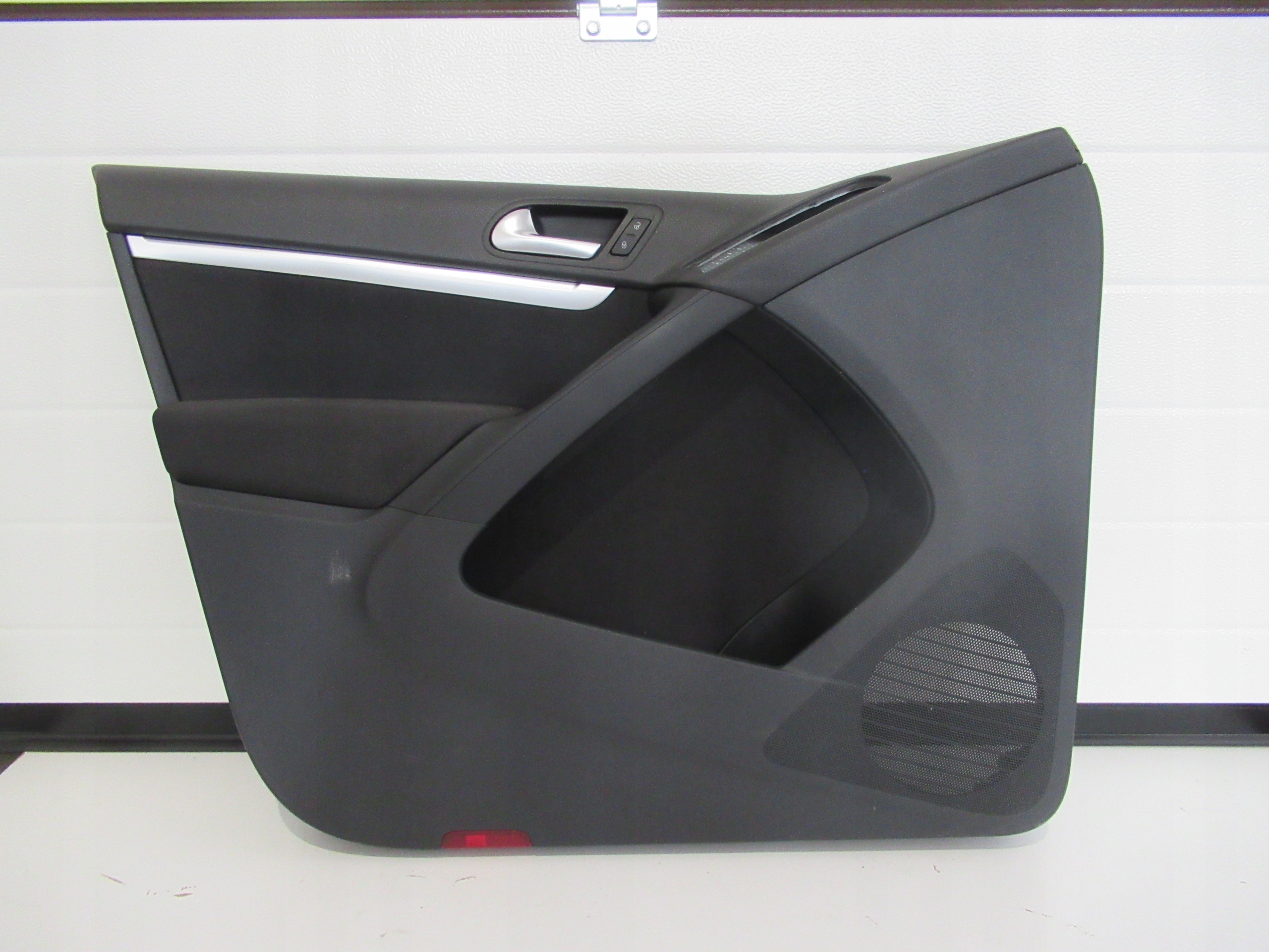 upholstery door left front VW TIGUAN 5N0867011