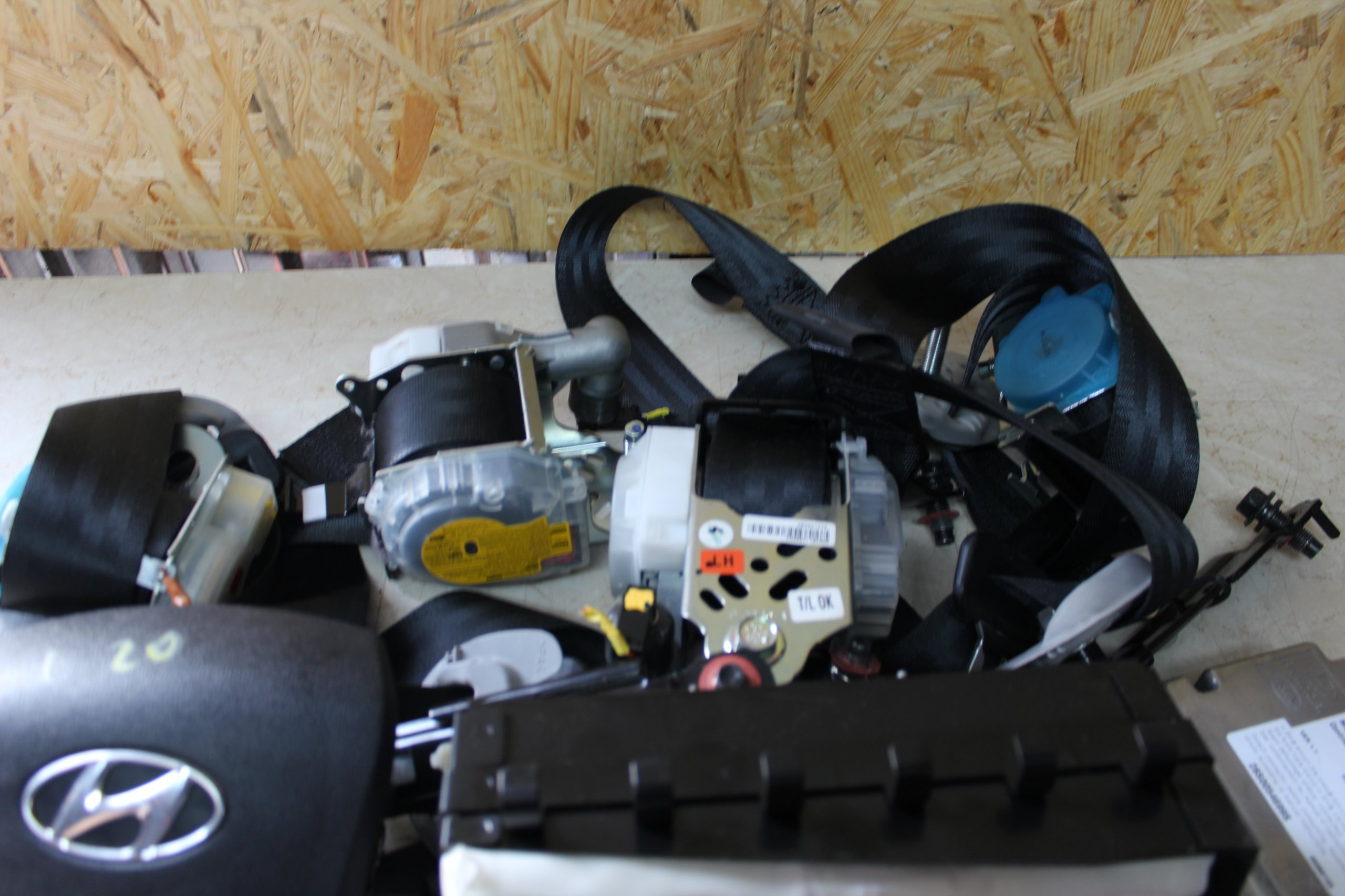 Подушки ремни Hyundai и 20 08-14 r