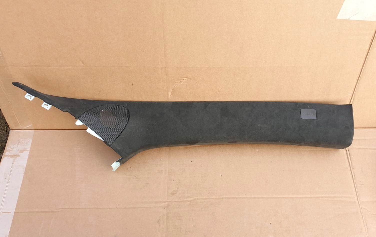 ТЕСЛА S ОБШИВКА СТІЙКИ A ПРАВА СТОРОНА 1007440-02-K