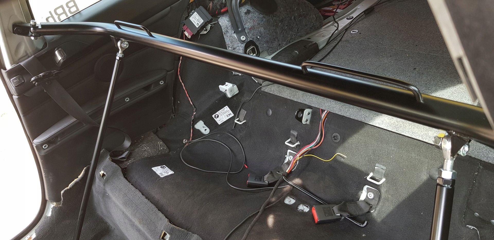 Harness bar mocowanie pasow BMW e92 coupe Producent części Staffa