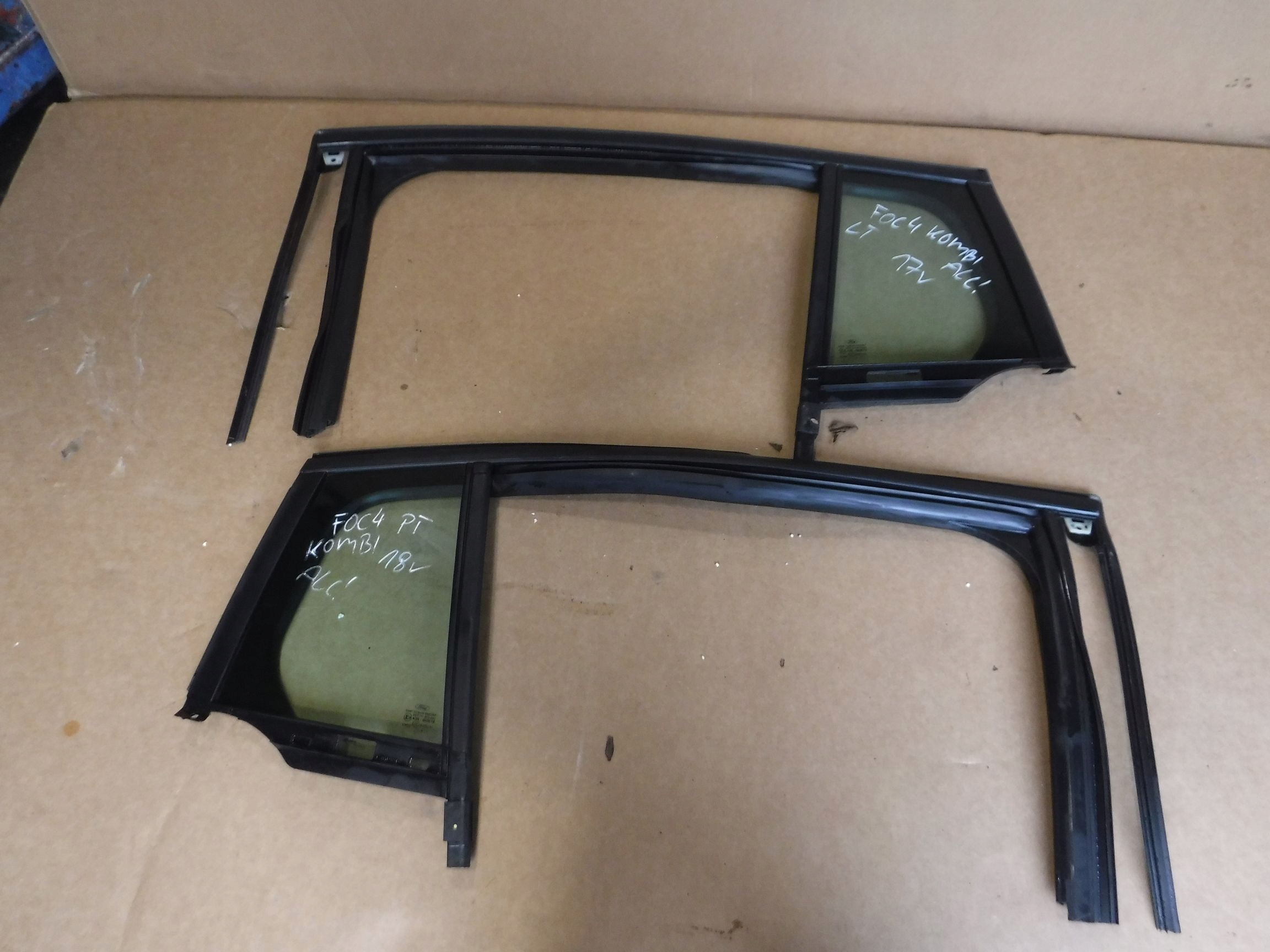 СТЕКЛО ЗАДНЕЙ ДВЕРИ ЛЕВОЕ ПРАВОЕ FORD FOCUS MK4 KOMB