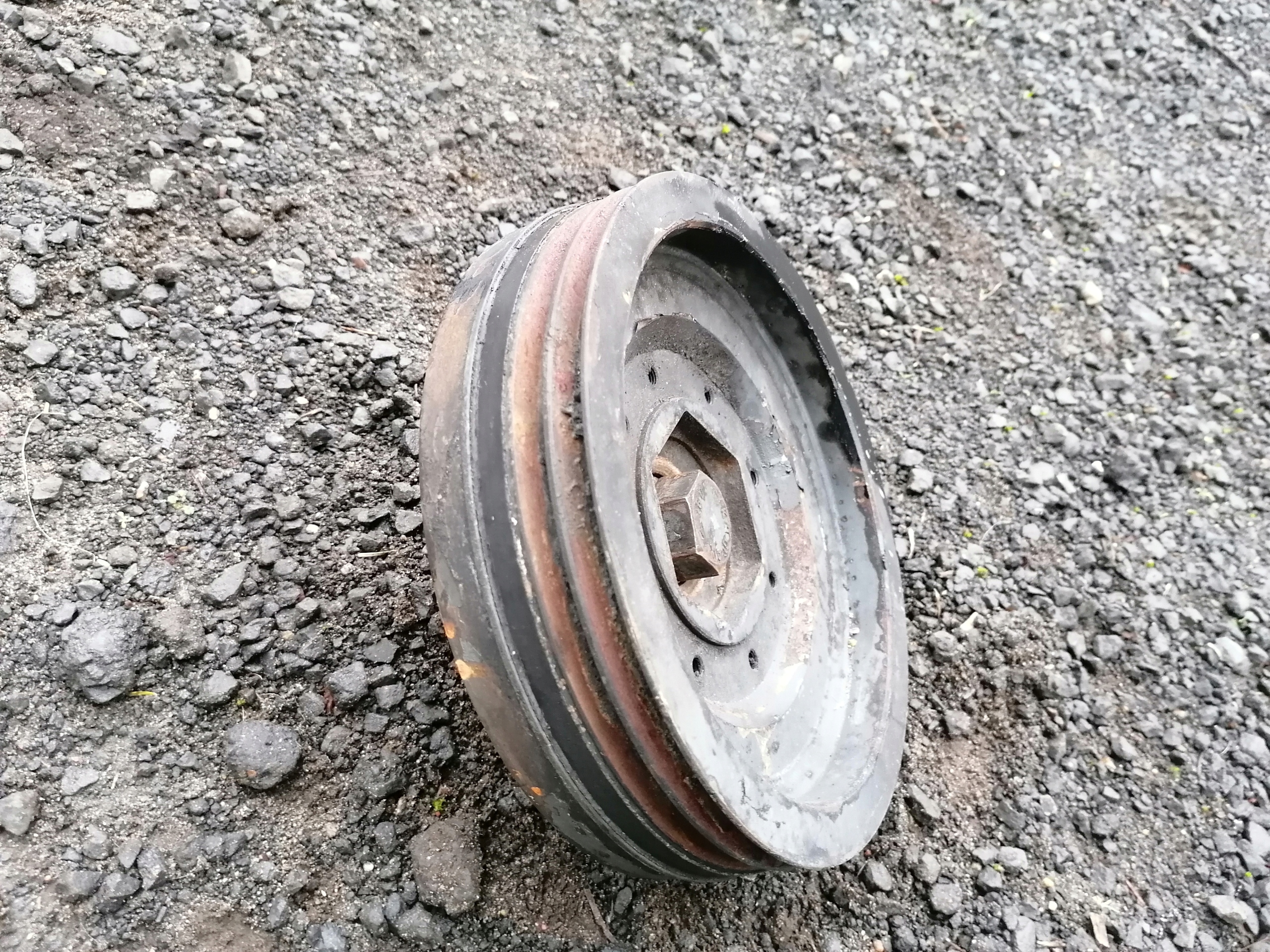 DEUTZ BF4L913 KOŁO PASOWE Producent części O&K