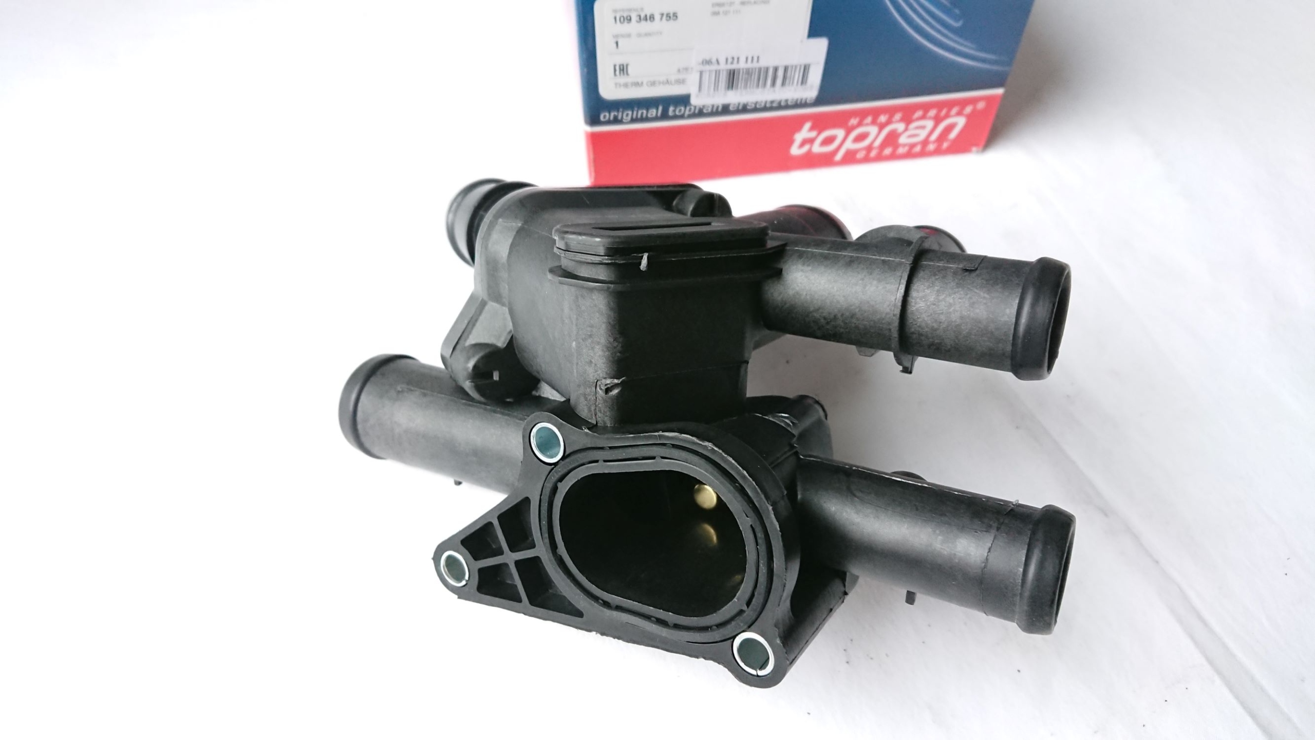 TERMOSTAT OBUDOWA AUDI A3 8L 1.6 Typ samochodu Samochody osobowe