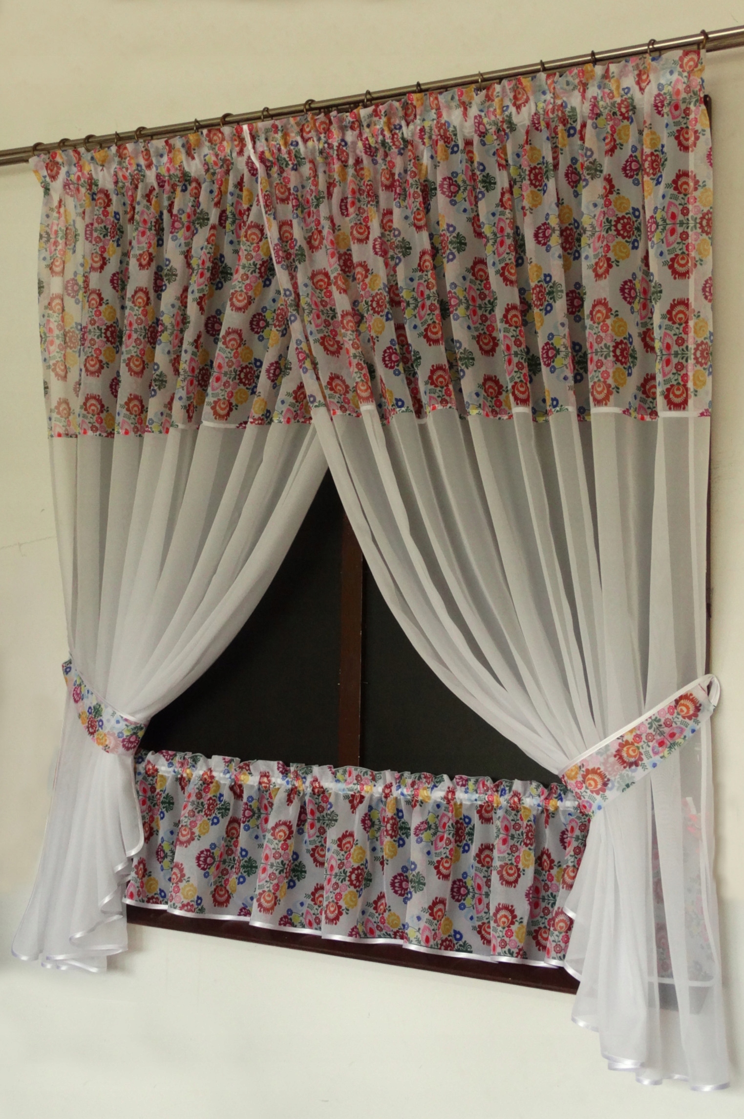 Mg Komplet záclona Lowicz Folk vitrážová záclona šitý