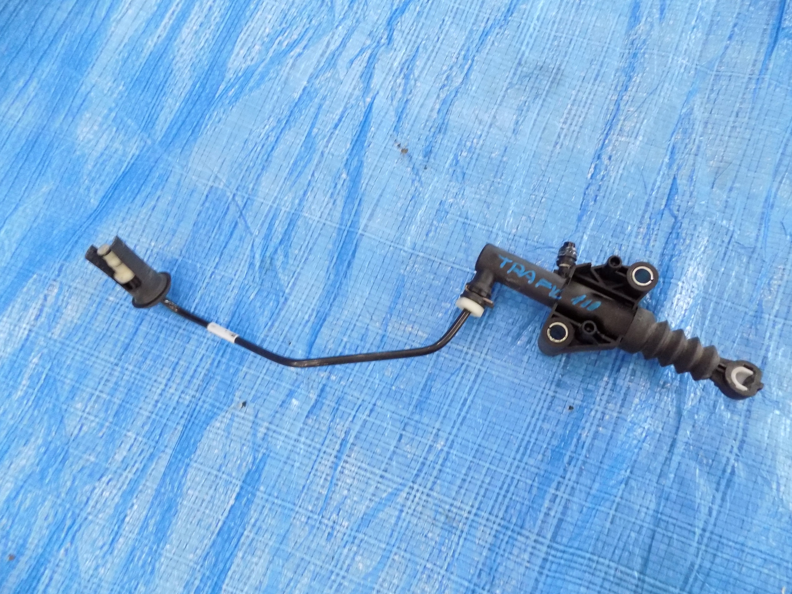 НАСОС TRAFIC III VIVARO 1,6 DCI