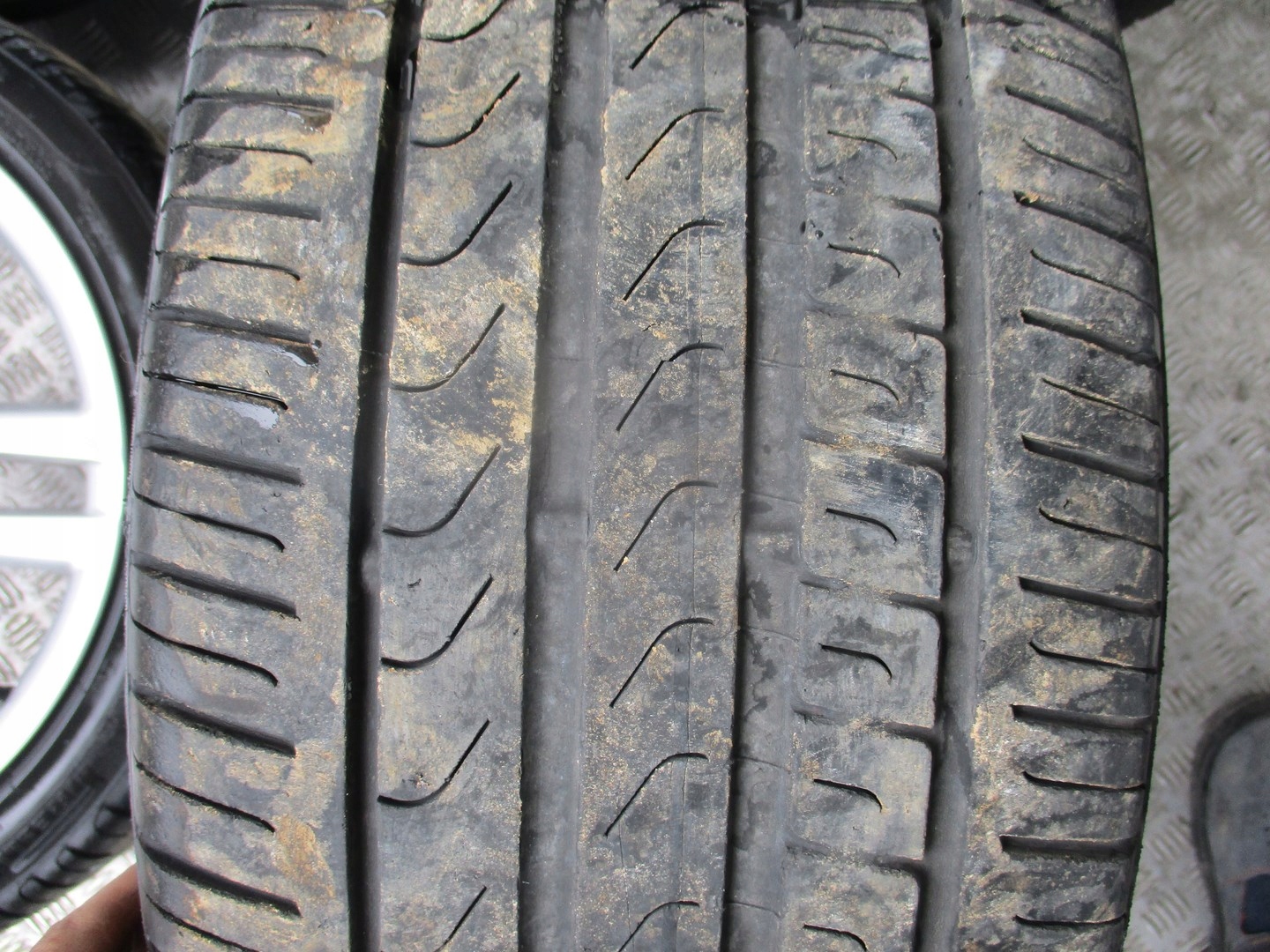 Koła felgi opony AUDI A4 8K0 R18 Rodzaj opon Letnie