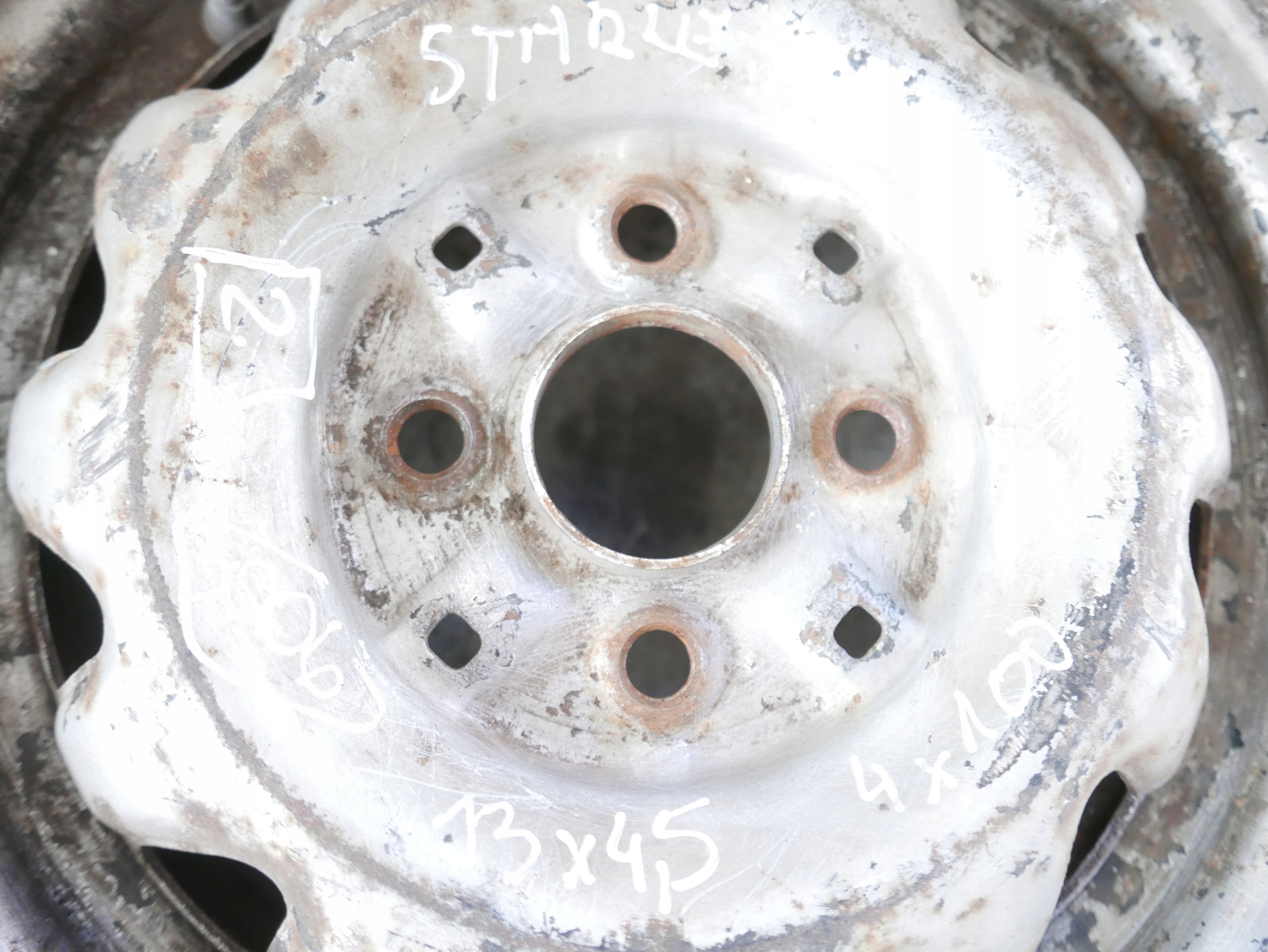 FELGA STALOWA 13'' 13X4,5 4X100 TOYOTA STARLET P8 Kod producenta FELGA STALOWA 13'' 13X4,5 4X100 TOYOTA