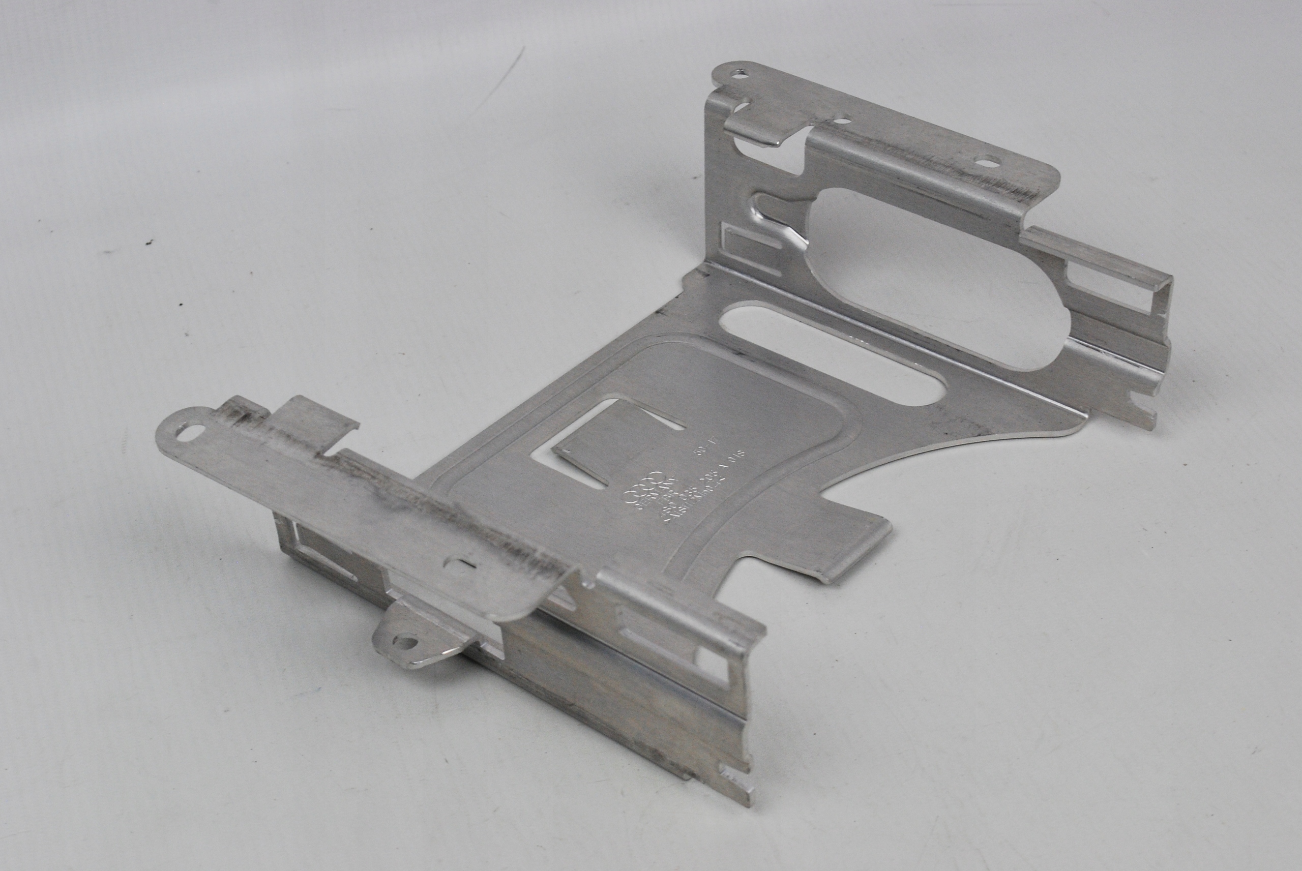 Кронштейн кріплення драйвера Audi R8 4s0035205a