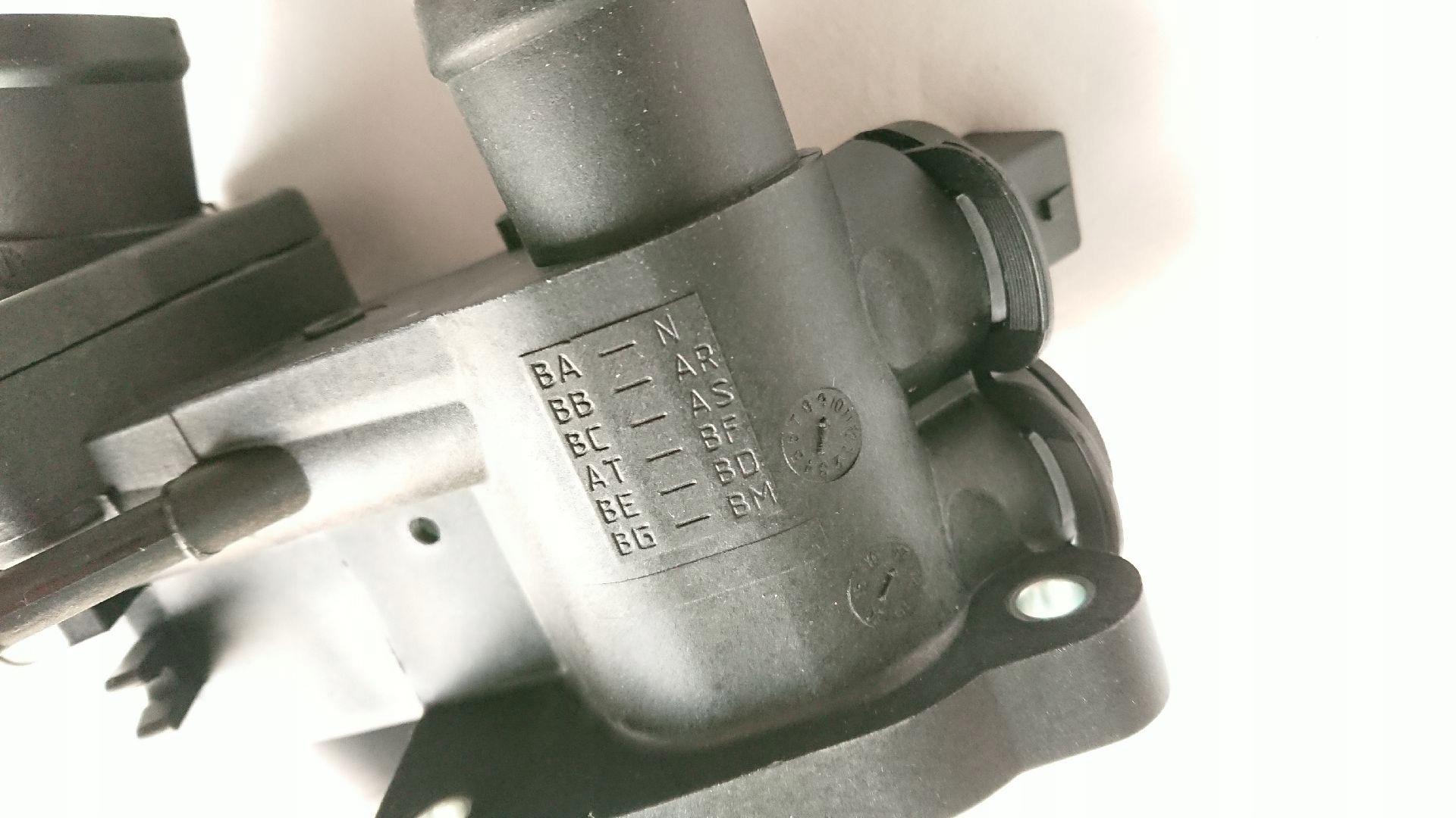 KRÓCIEC WODY OBUDOWA TERMOSTATU GOLF III 1.4 1.6 Producent części Topran