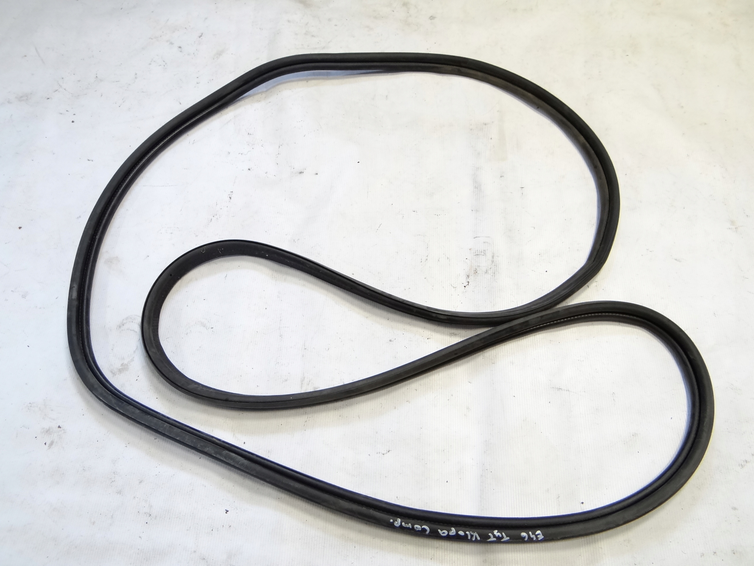 BMW E46 COMPACT USZCZELKA KLAPY TYLNEJ KAROSERII