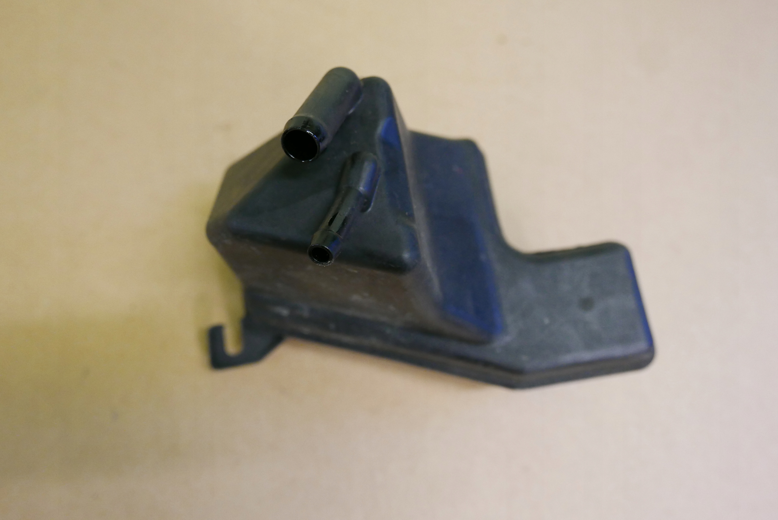 Audi RS6 C6 бачок гидроусилителя 4F0422371K