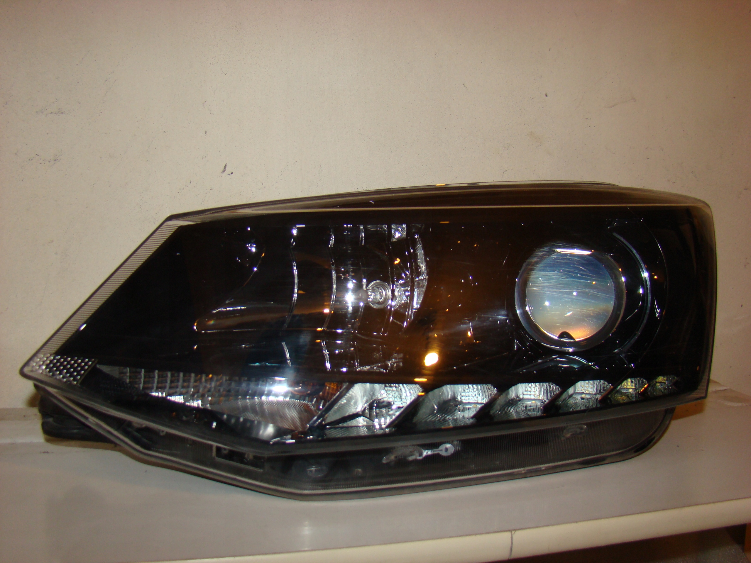 SKODA FABIA 3v1 LED ЛИНЗА ФАРА ЛЕВА ПЕРЕД EU