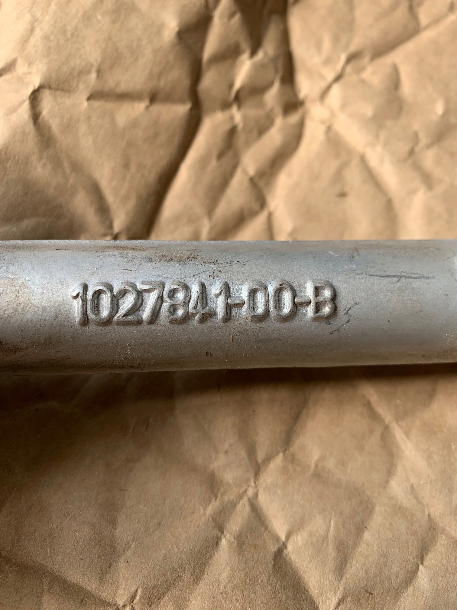 Tesla S X końcówka drążka kier. 1027841-00-B NOWA Strona zabudowy przód przednie prawe przednie lewe