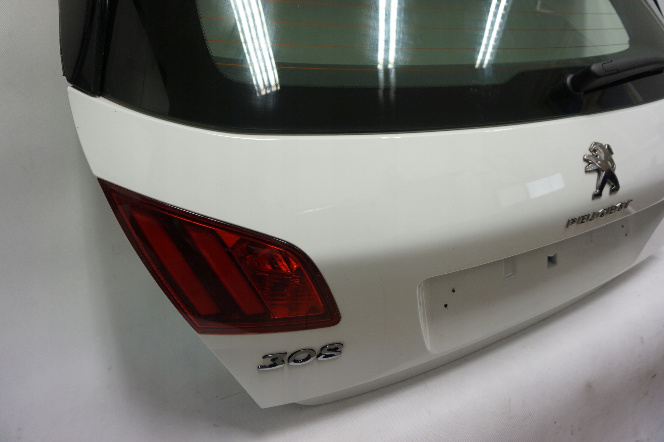 KLAPA BAGAŻNIKA PEUGEOT 308 II T9 EWP EWPB HB Kolor biały