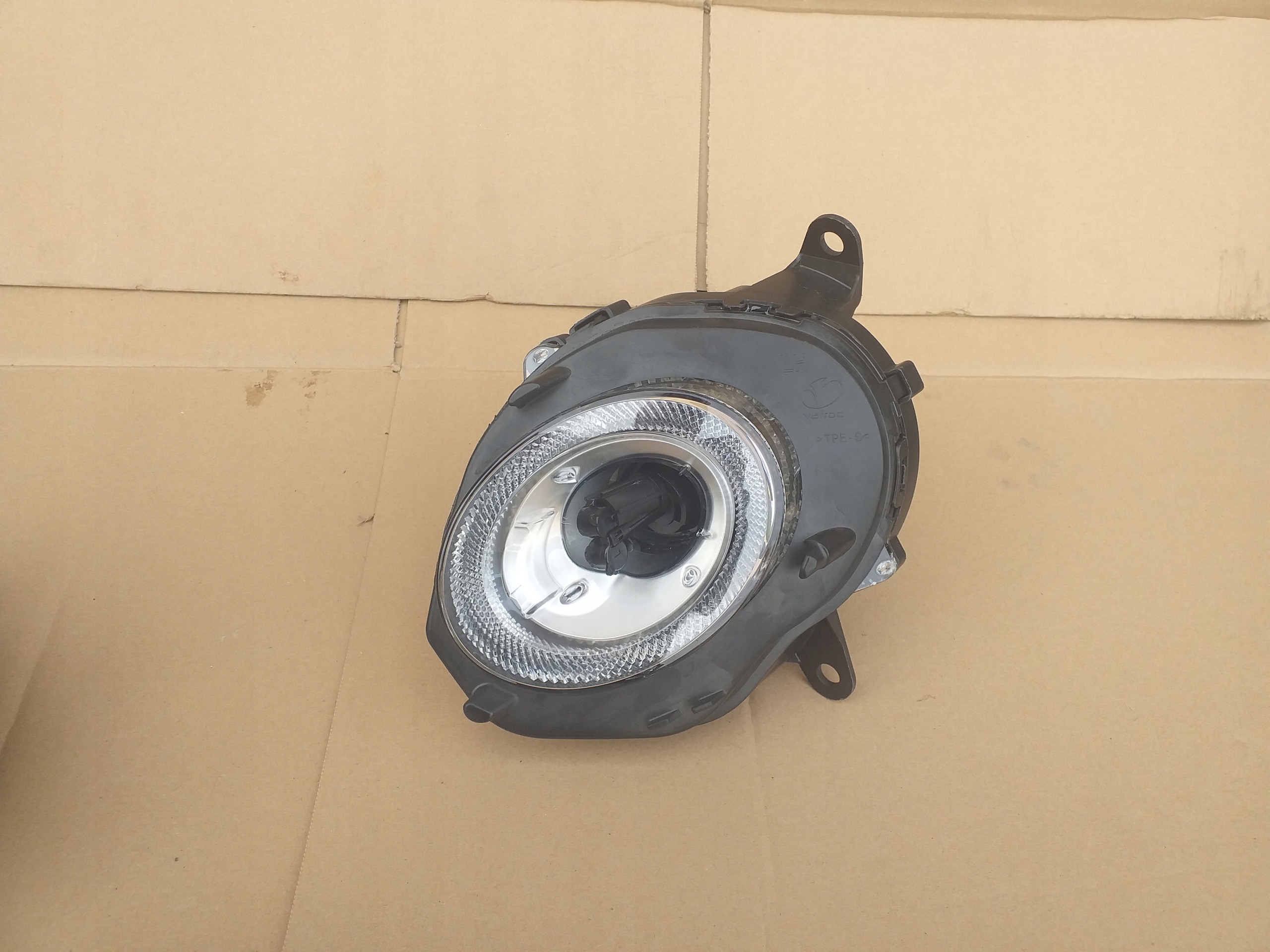 БЕНТЛІ БЕНТАЙГА ЛІВА ФАРА LED Б/В