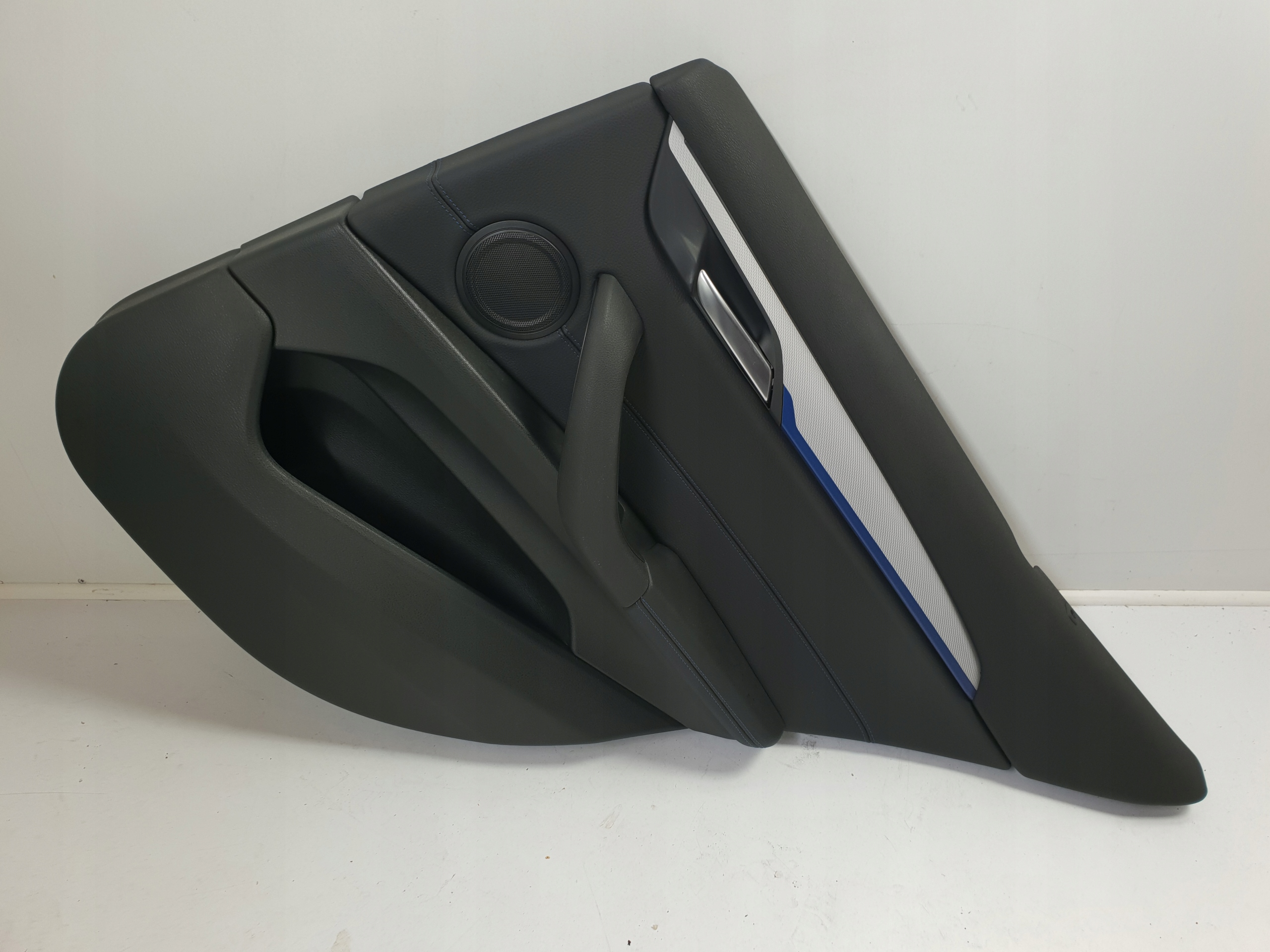 обивка дверные карты задний правый BMW X2 F39