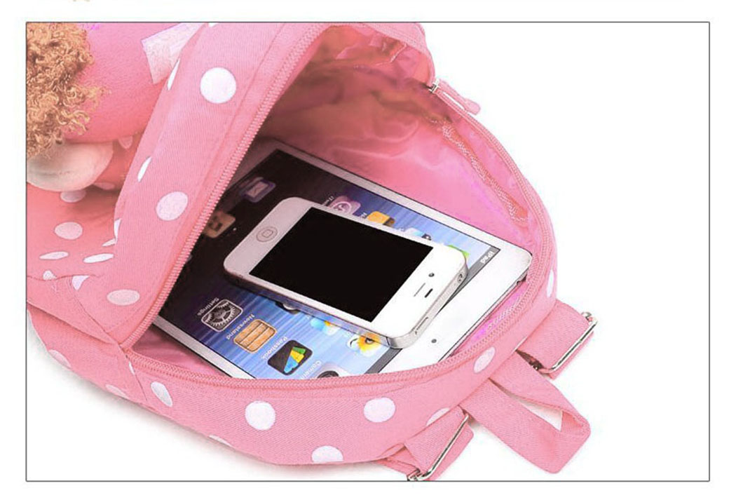 MAŁY PLECAK Z ODPINANĄ UROCZĄ SZMACIANĄ LALKĄ PYZĄ Bohater brak