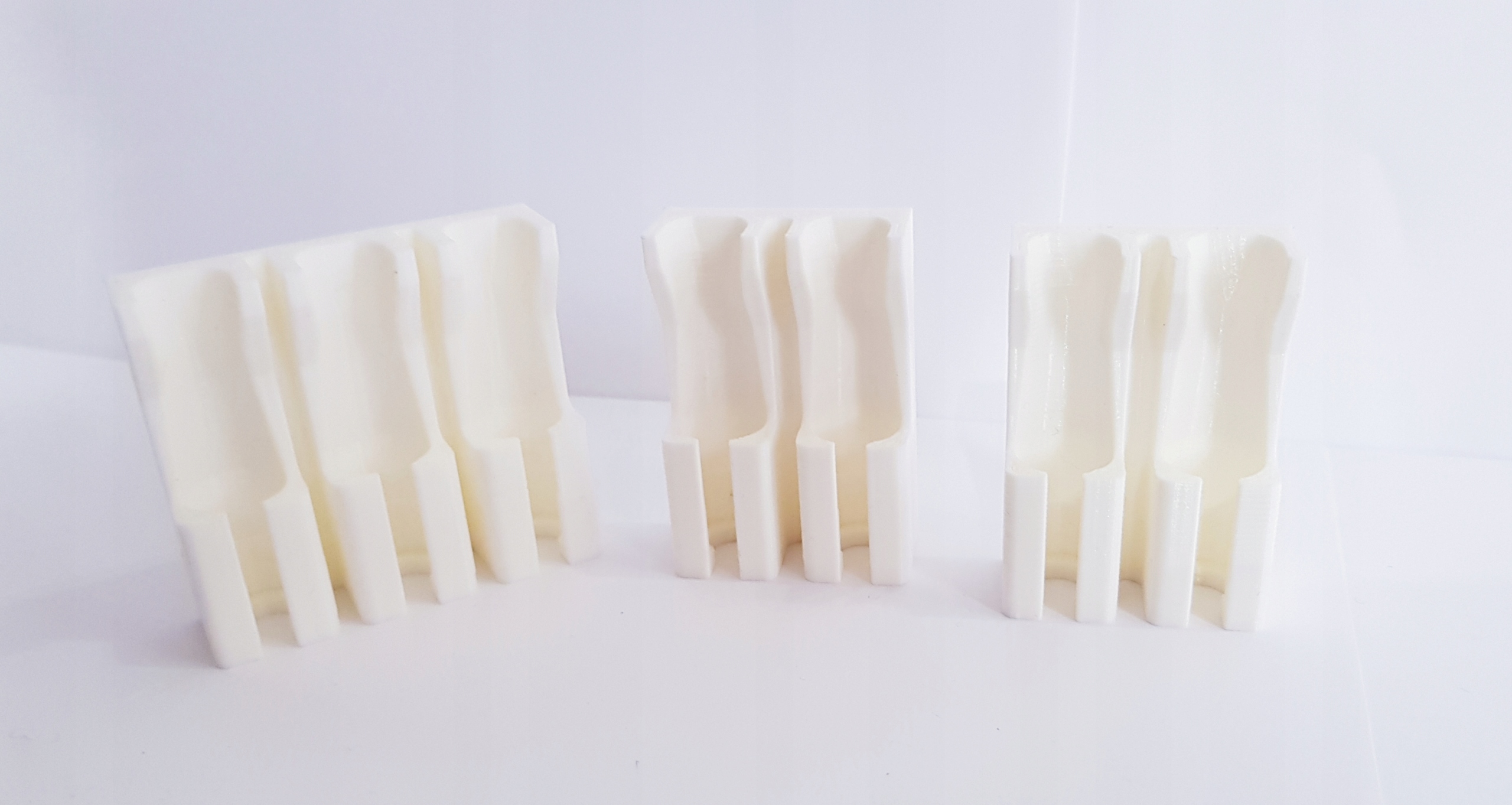 ORAL B 4szt podstawka, uchwyt końcówek , stojak