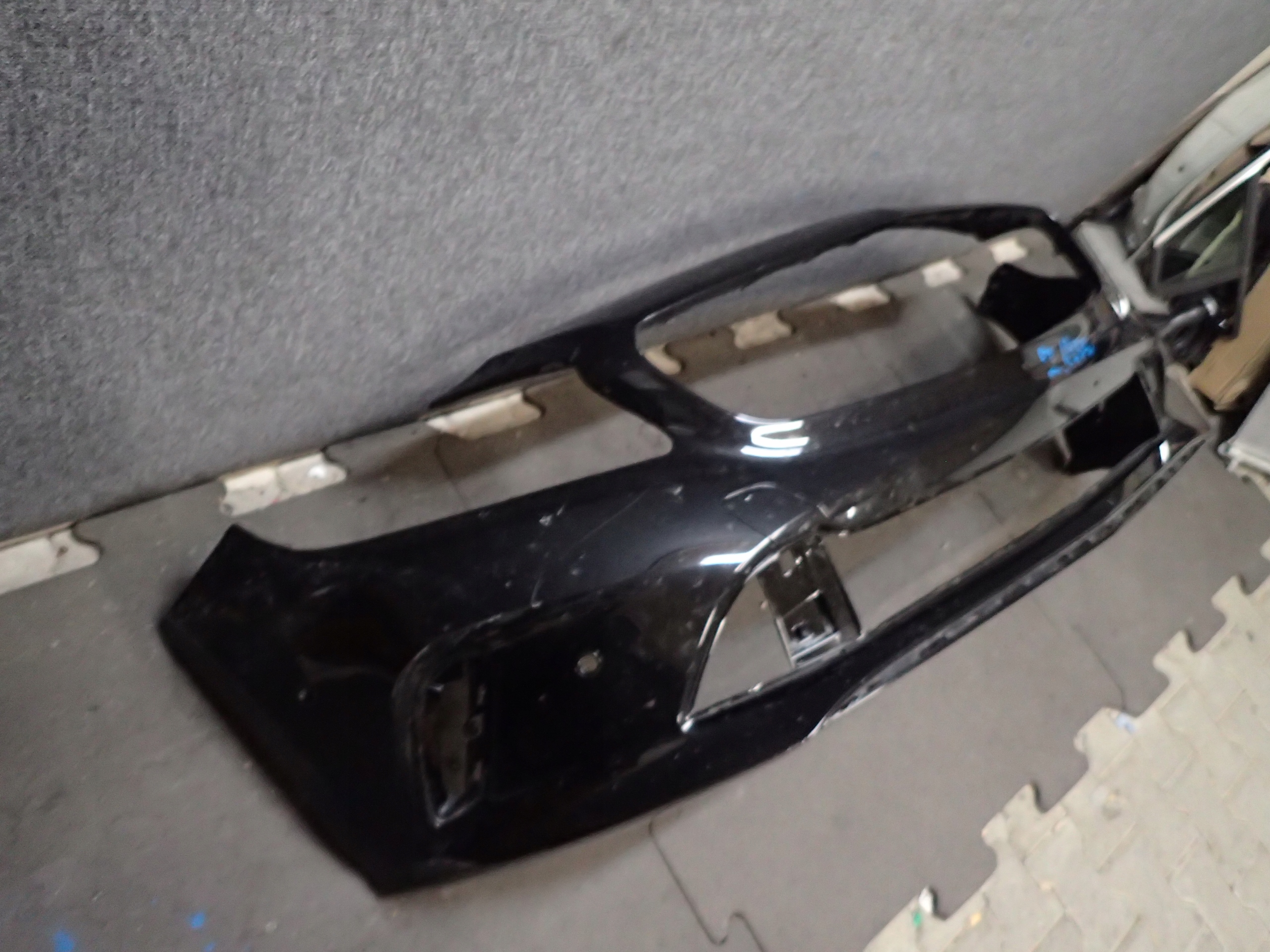nárazník předek MERCEDES A KLASA W176 LIFT