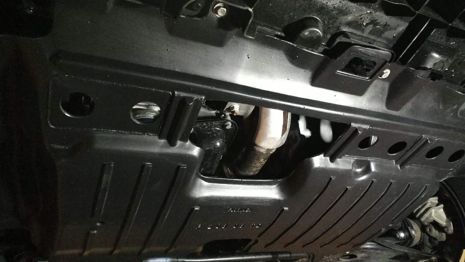 PEUGEOT 208 2008 OSŁONA SILNIKA POD SILNIK Numer katalogowy części 312035