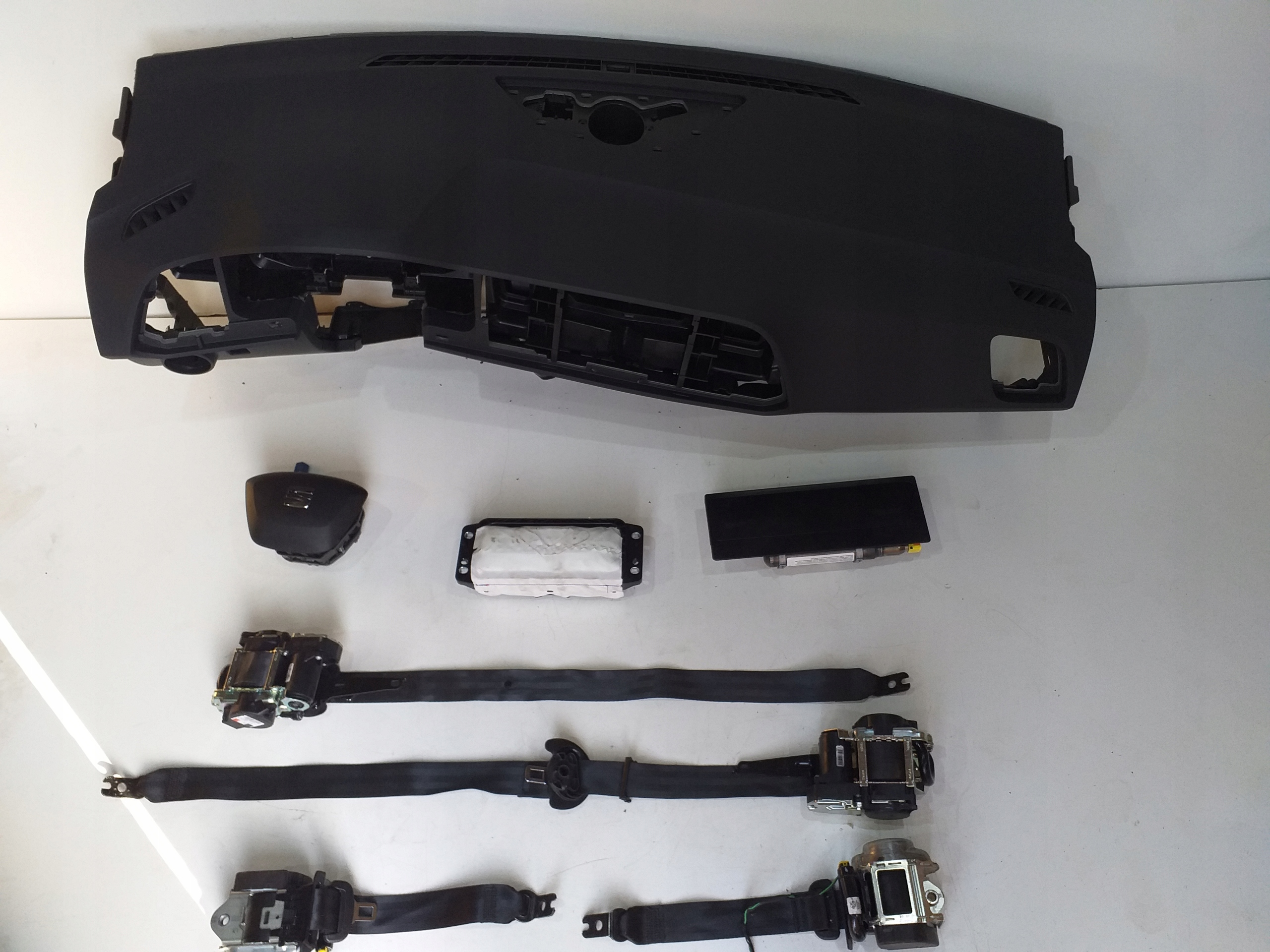 657665 - СИДЕНЬЕ ATECA ДОСКА КОНСОЛЬ ПОДУШКА БЕЗОПАСНОСТИ РЕМНИ ORG