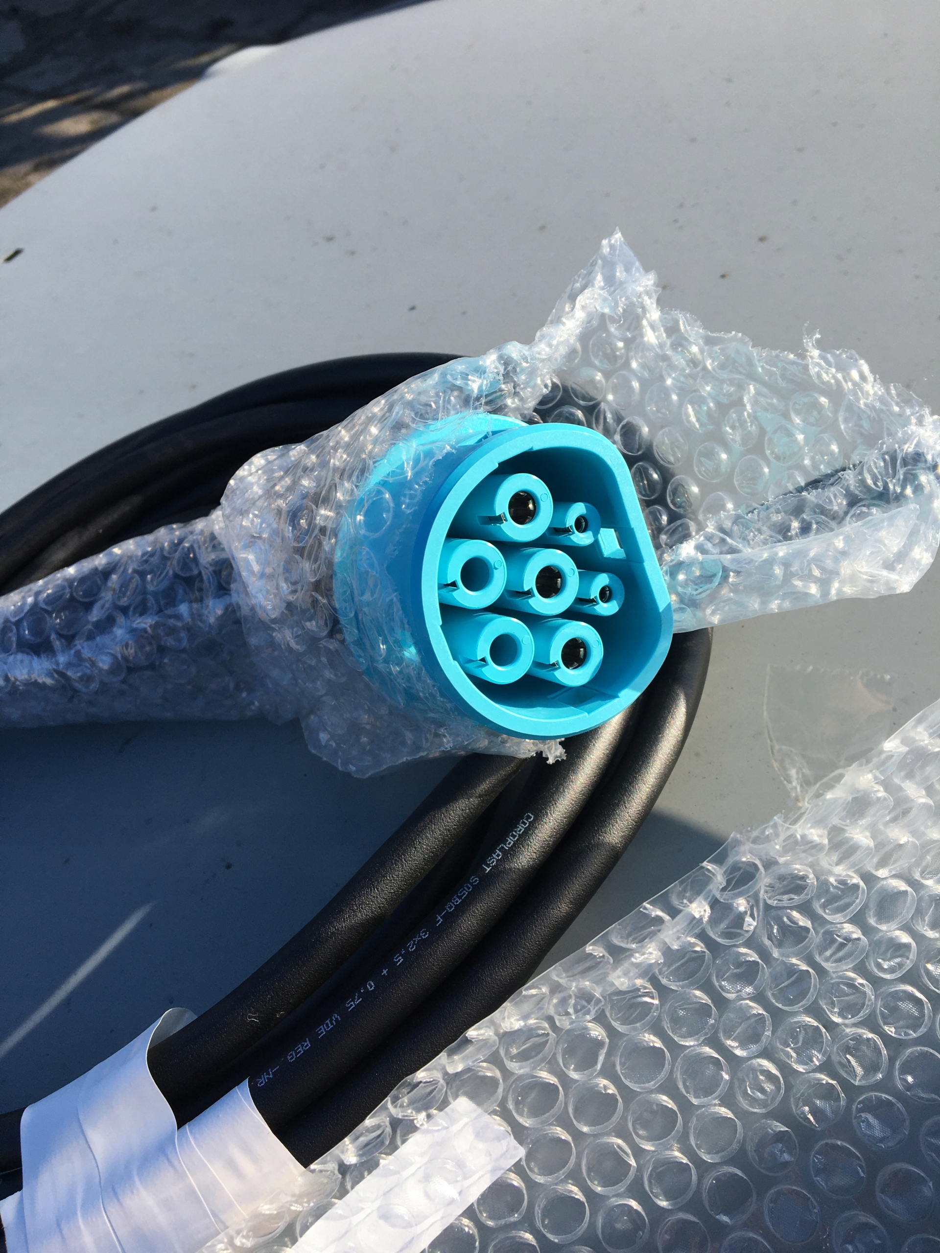 ЗАРЯДНОЕ УСТРОЙСТВО TYPE 2 20A RENAULT BMW NISSAN