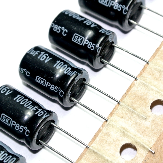 Kondensator 1000uF 16V 20% 85°C Jamicon 10x16mm