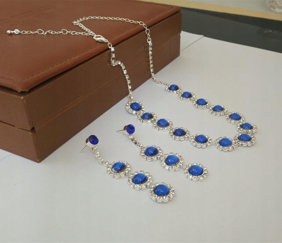 Ślubny komplet biżuterii kr Swarovski szafirowy Materiał Posrebrzany