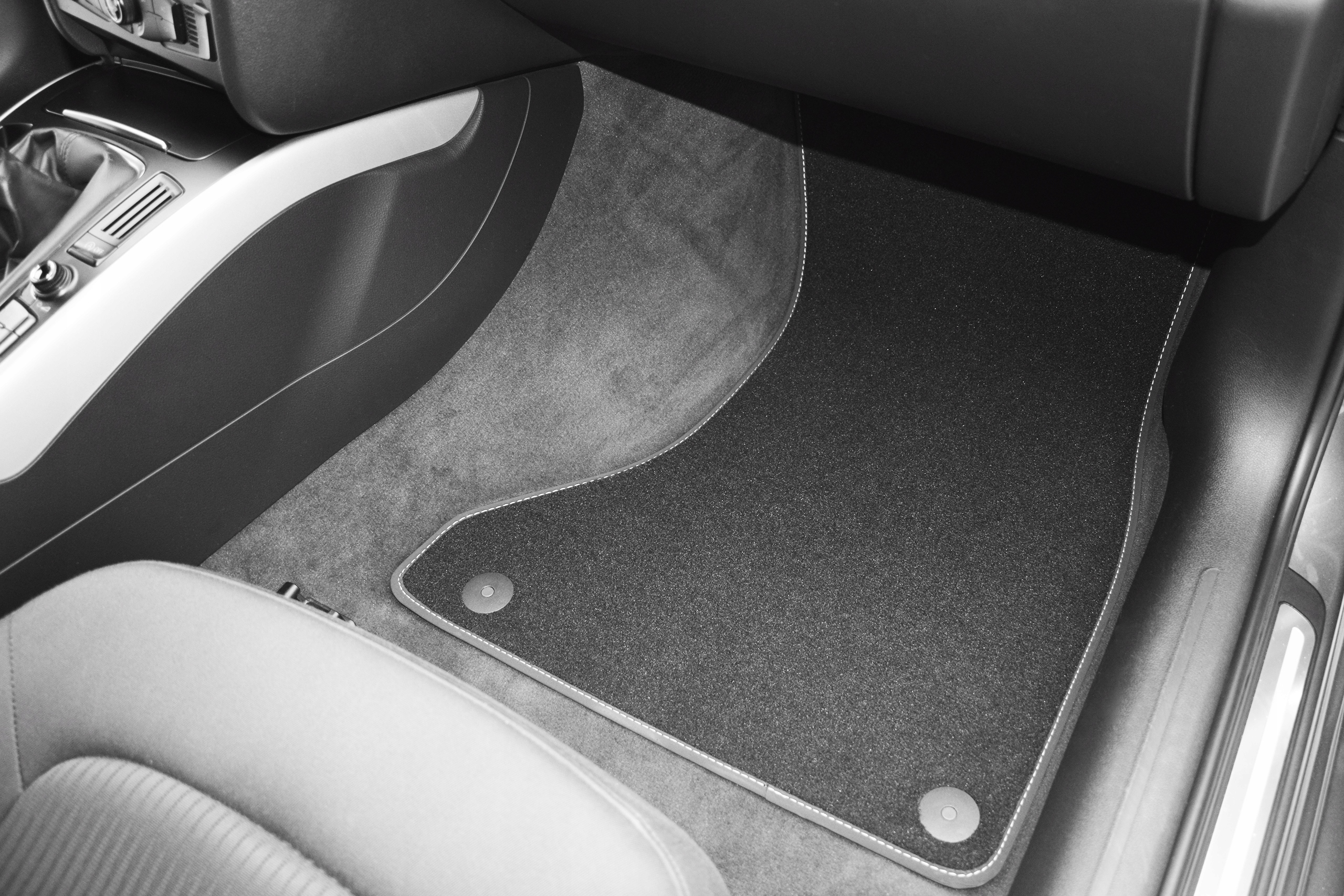 Dywaniki welurowe EXCLUSIVE do RENAULT LAGUNA II 2 Weight with packaging 3 kg