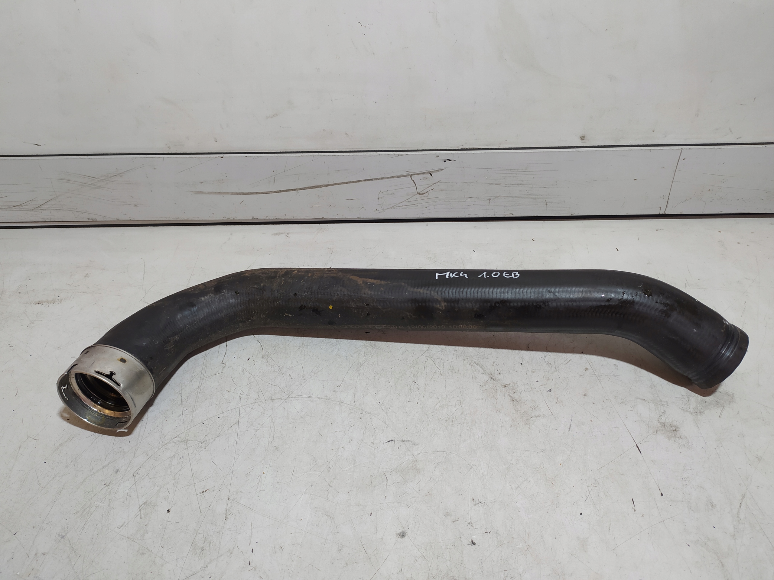 JX61-6F073-EC - FORD FOCUS MK4 ТРУБА ИНТЕРКУЛЕРА 1.0 EB