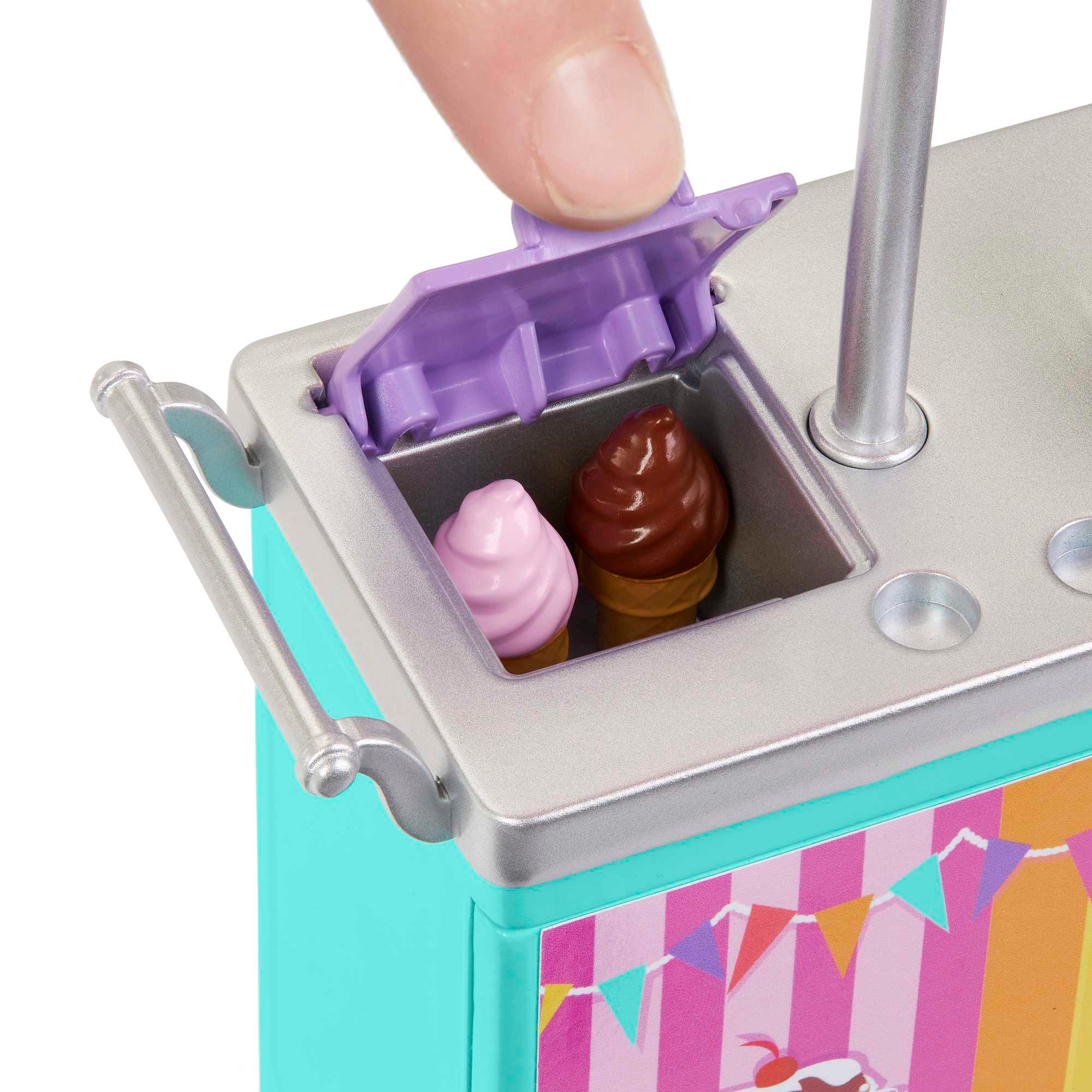 LALKA BARBIE DZIEŃ NAD MORZEM ZESTAW 2 LALKI HNK99 Marka Mattel