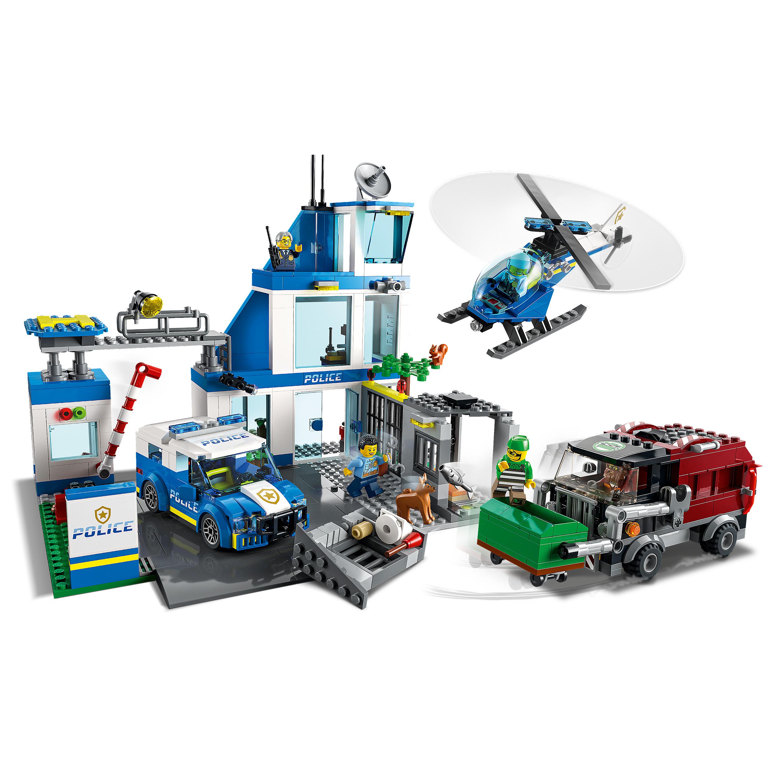 Lego City Policejní stanice 60316 668 kostek 5 figurek