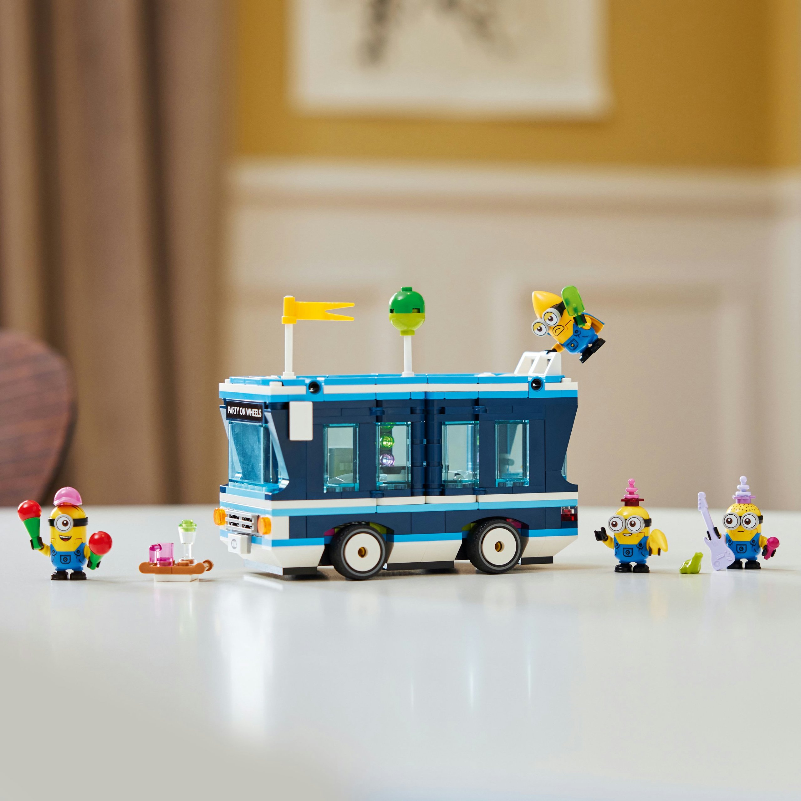 LEGO Minions 75581 imprezowy autobus minionków Waga produktu z opakowaniem jednostkowym 0.53 kg
