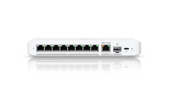 UBIQUITI UniFi Switch Flex, 8 port, (8) 2.5 GbE, (1) 10 GbE PoE+ SFP+ port combo — 15