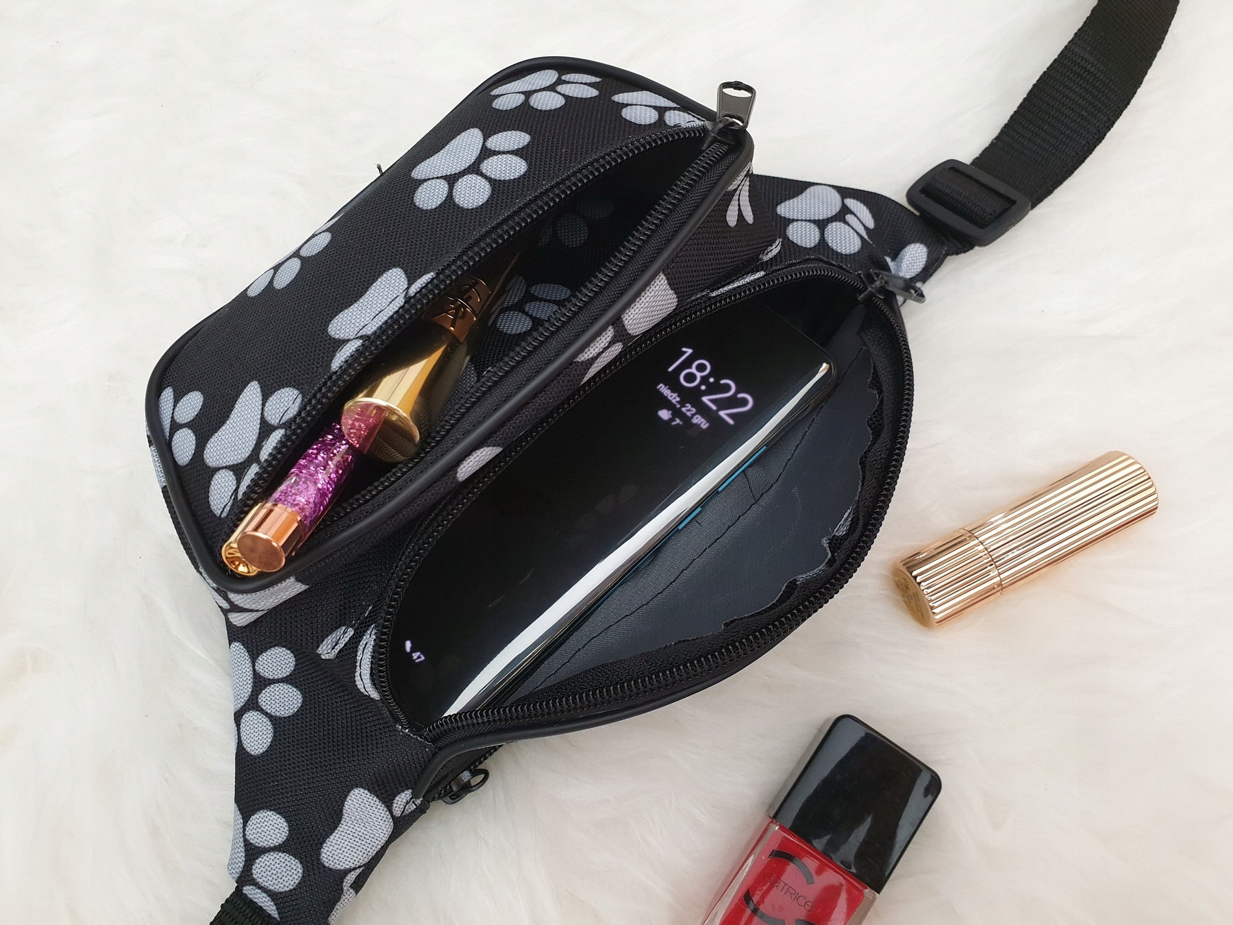 NERKA saszetka damska w psie łapki SZCZENIACZKA Rodzaj biodrowa