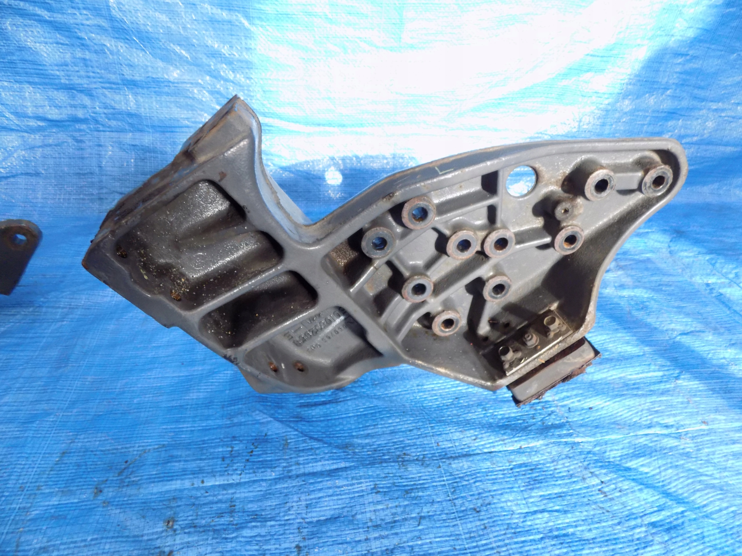 LAPA WSPORNIK KABINY LEWA RENAULT PREMIUM 440DXI