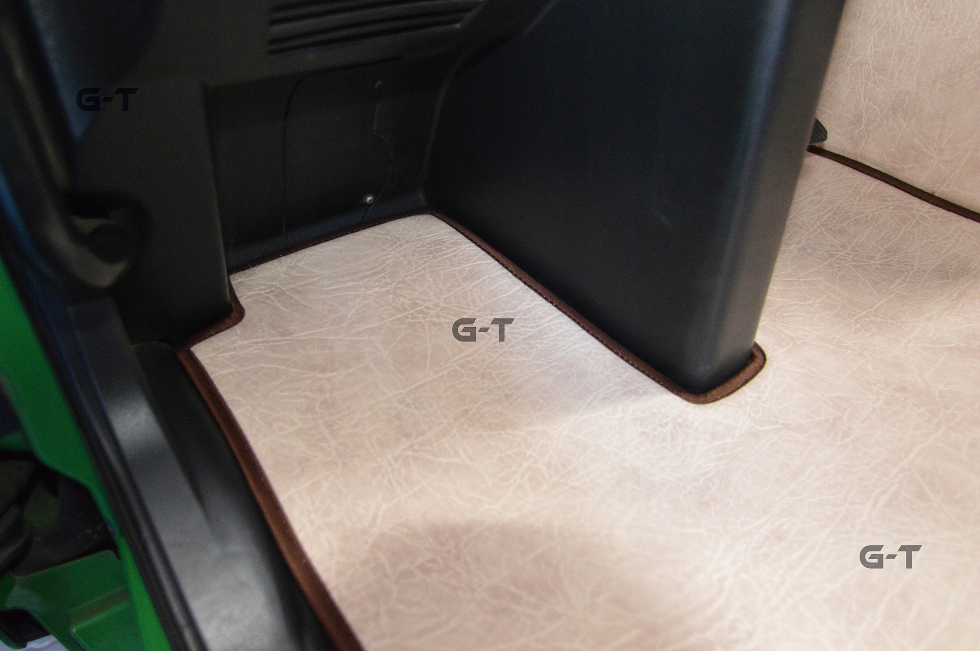 КОВРИКИ КОЖА СМОРЩЕННАЯ MAN TGX ПОСЛЕ 2017 ГОДА 2SZUF.