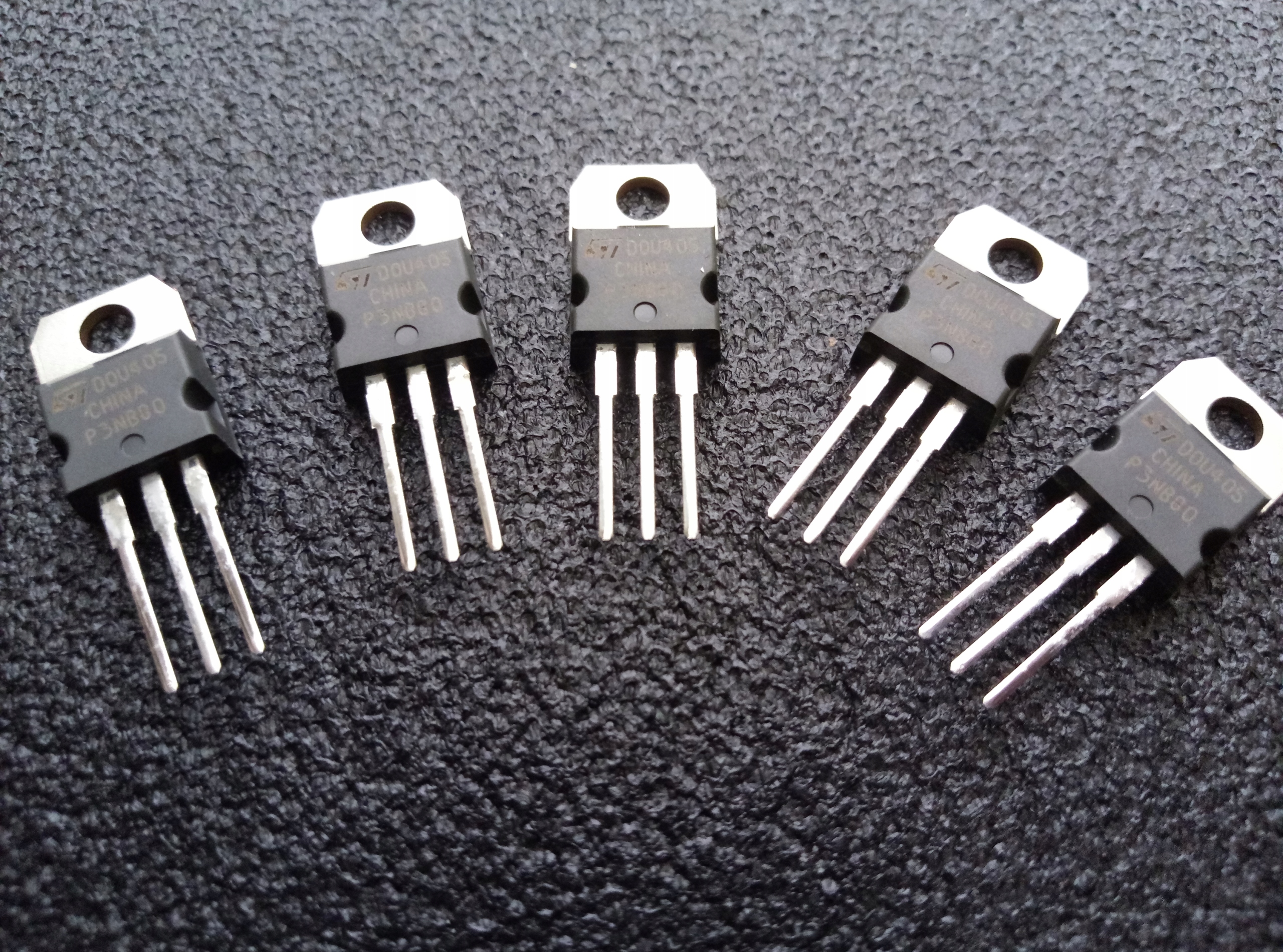[5szt] Tranzystor N-mosfet STP3NB80 2,6A 800V ozn P3NB800 Stm